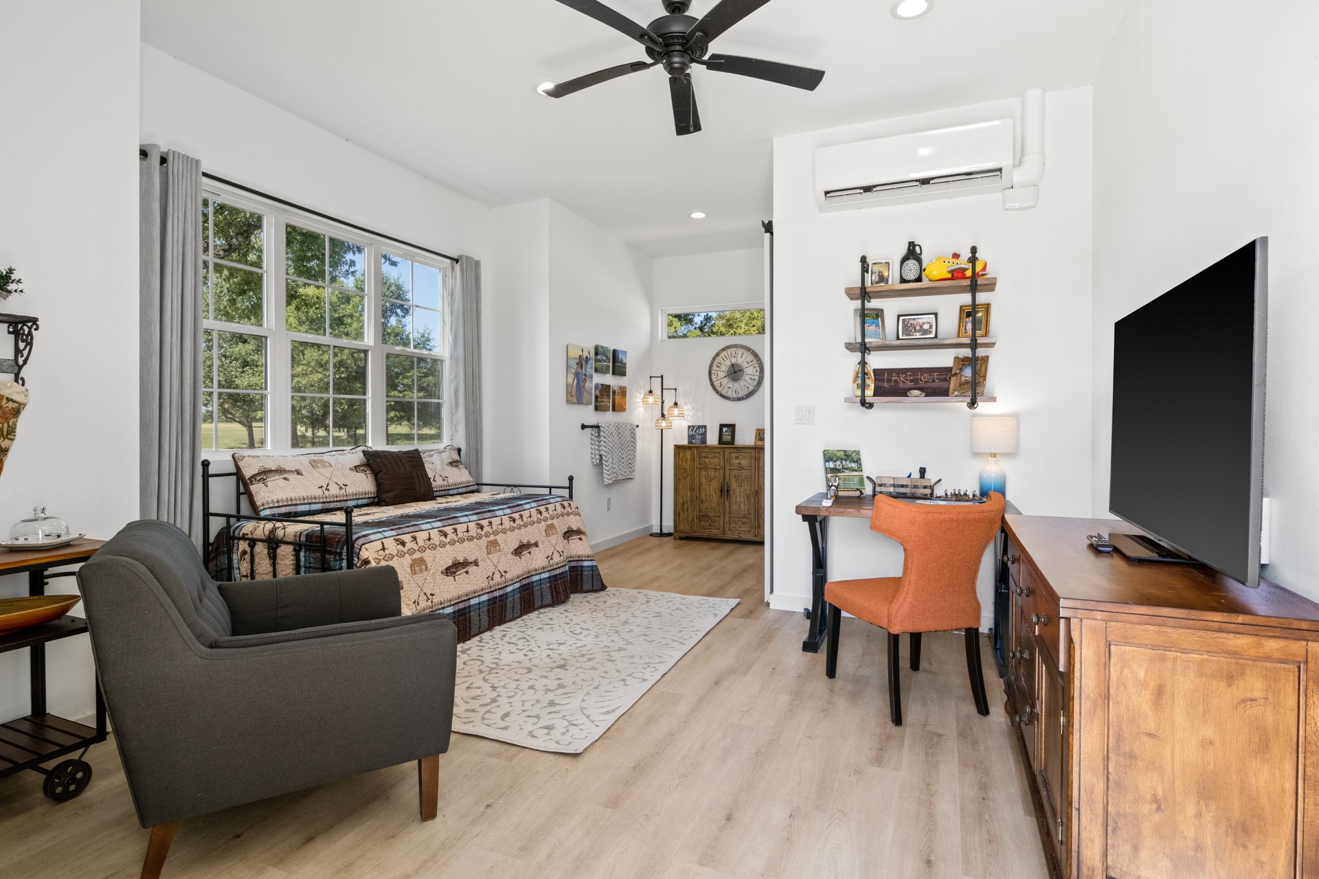 453 Private Road 2712