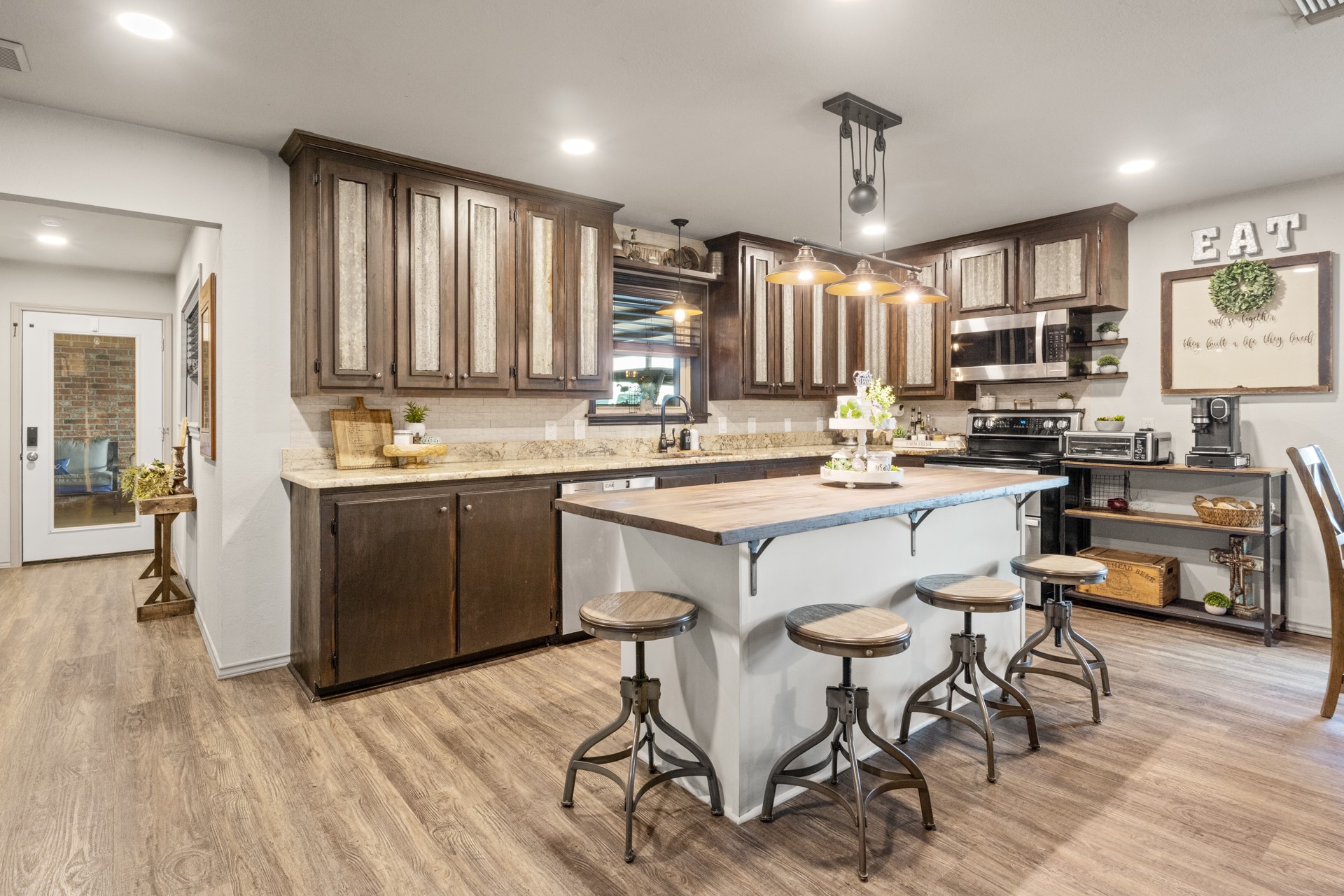 1663 County Road 1405