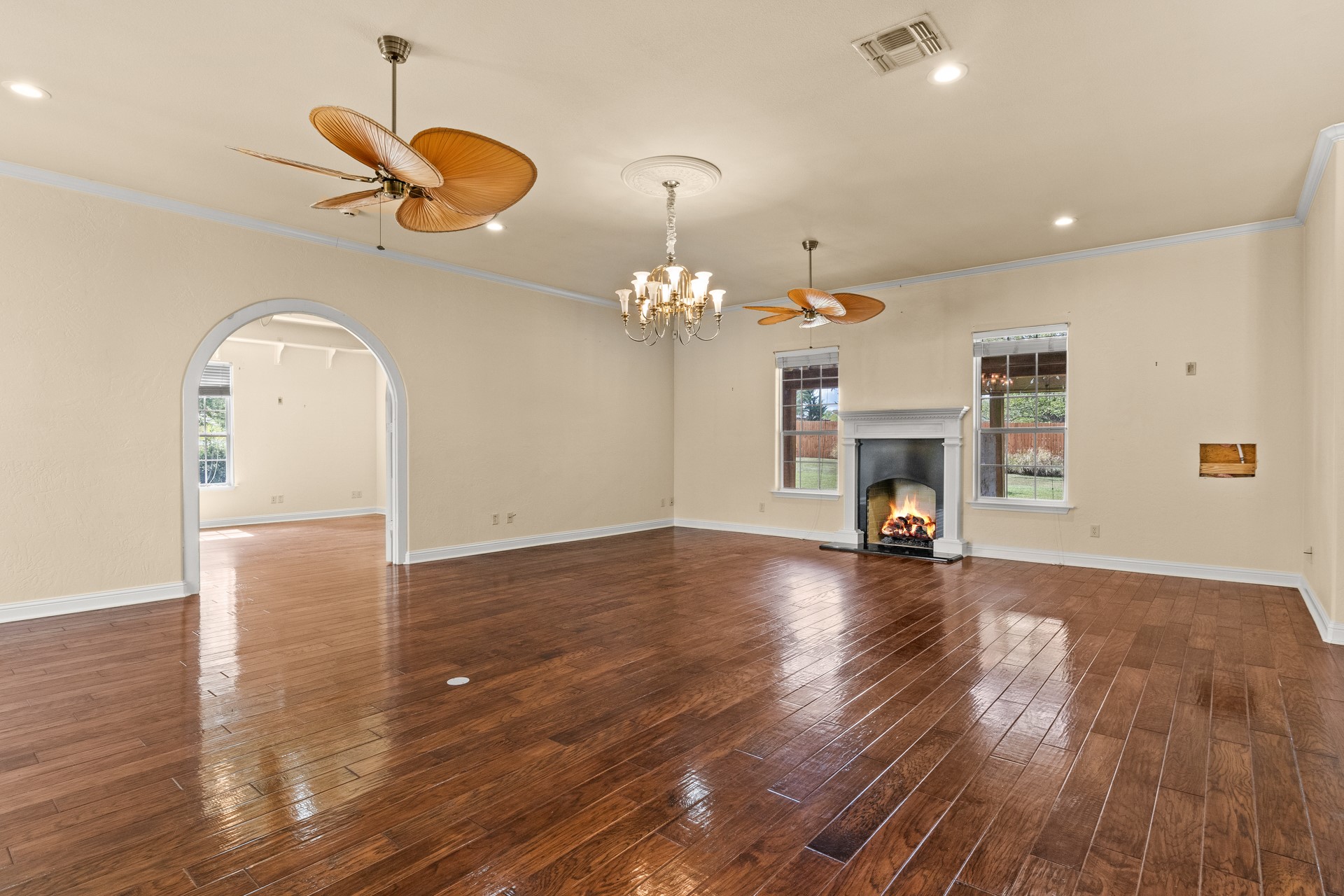 15 W Elmwood Drive