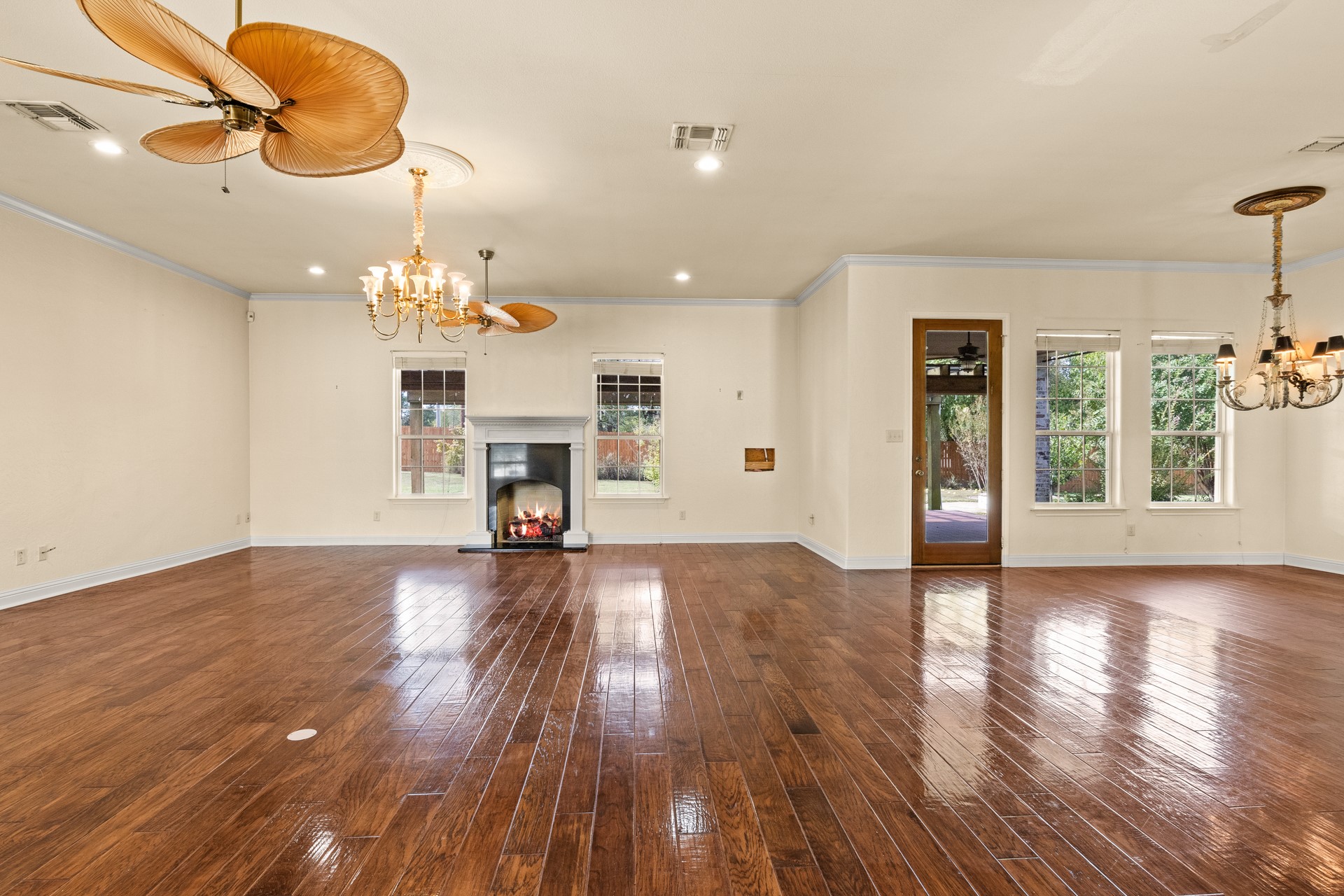 15 W Elmwood Drive