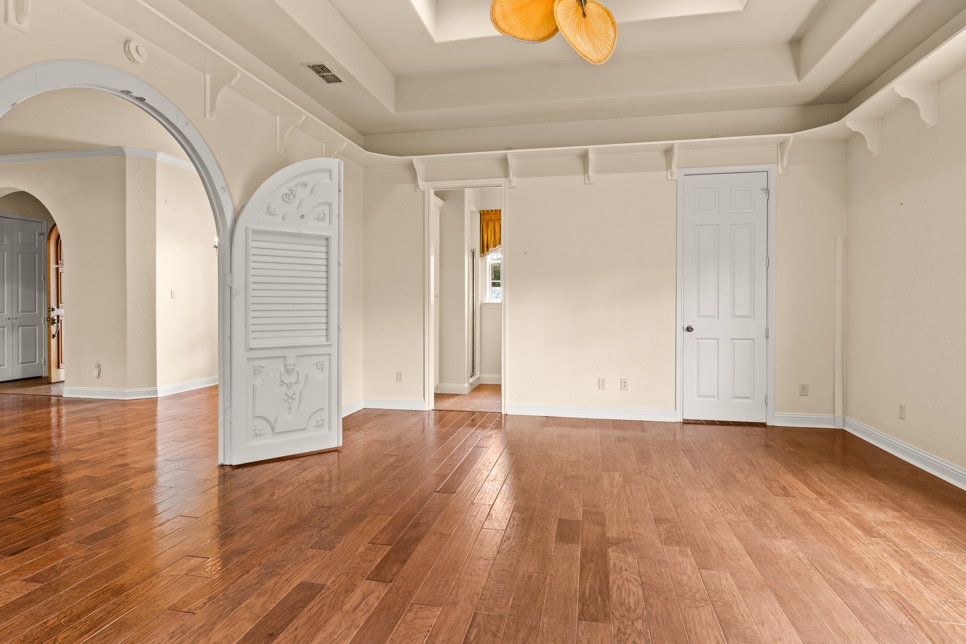 15 W Elmwood Drive