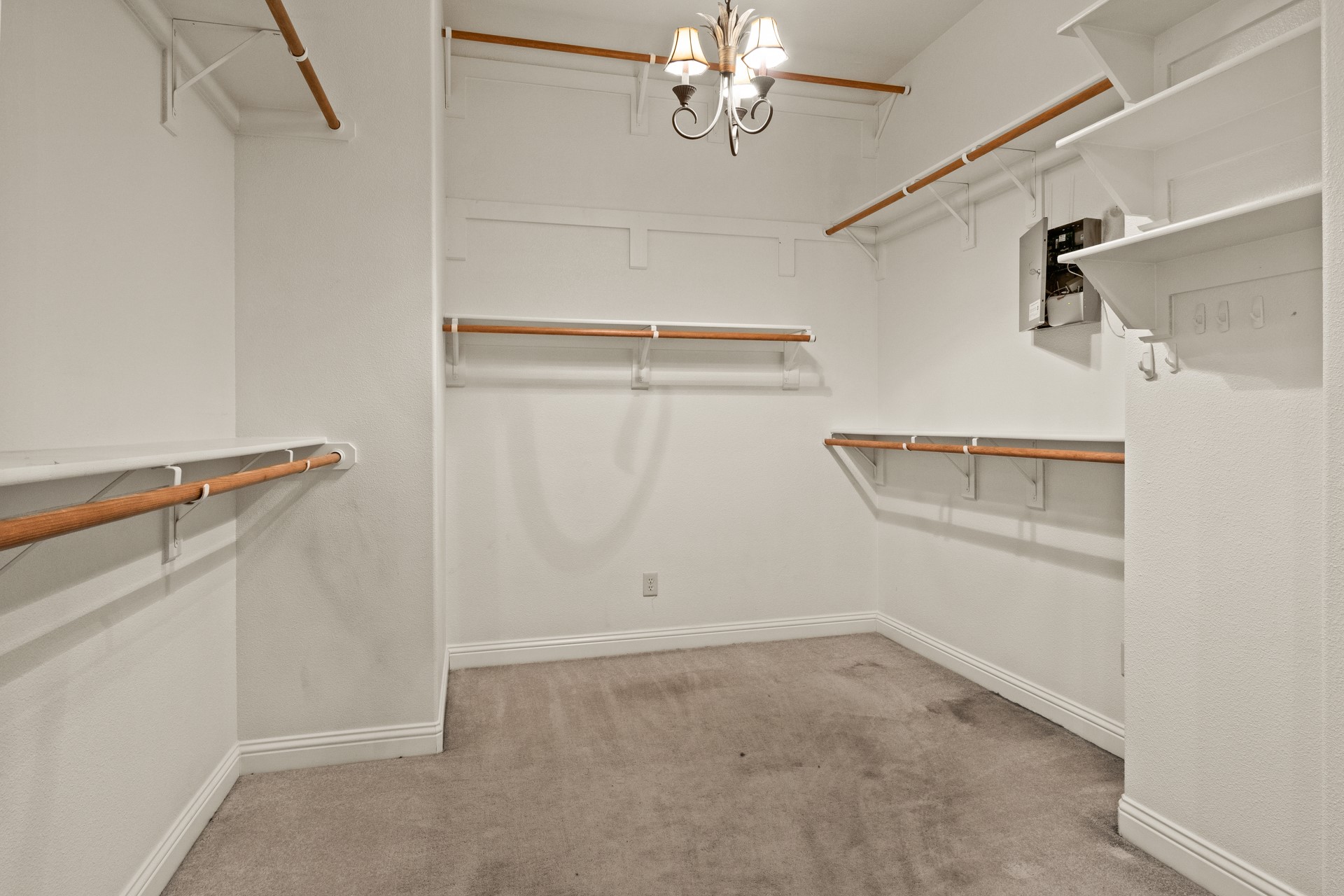 15 W Elmwood Drive