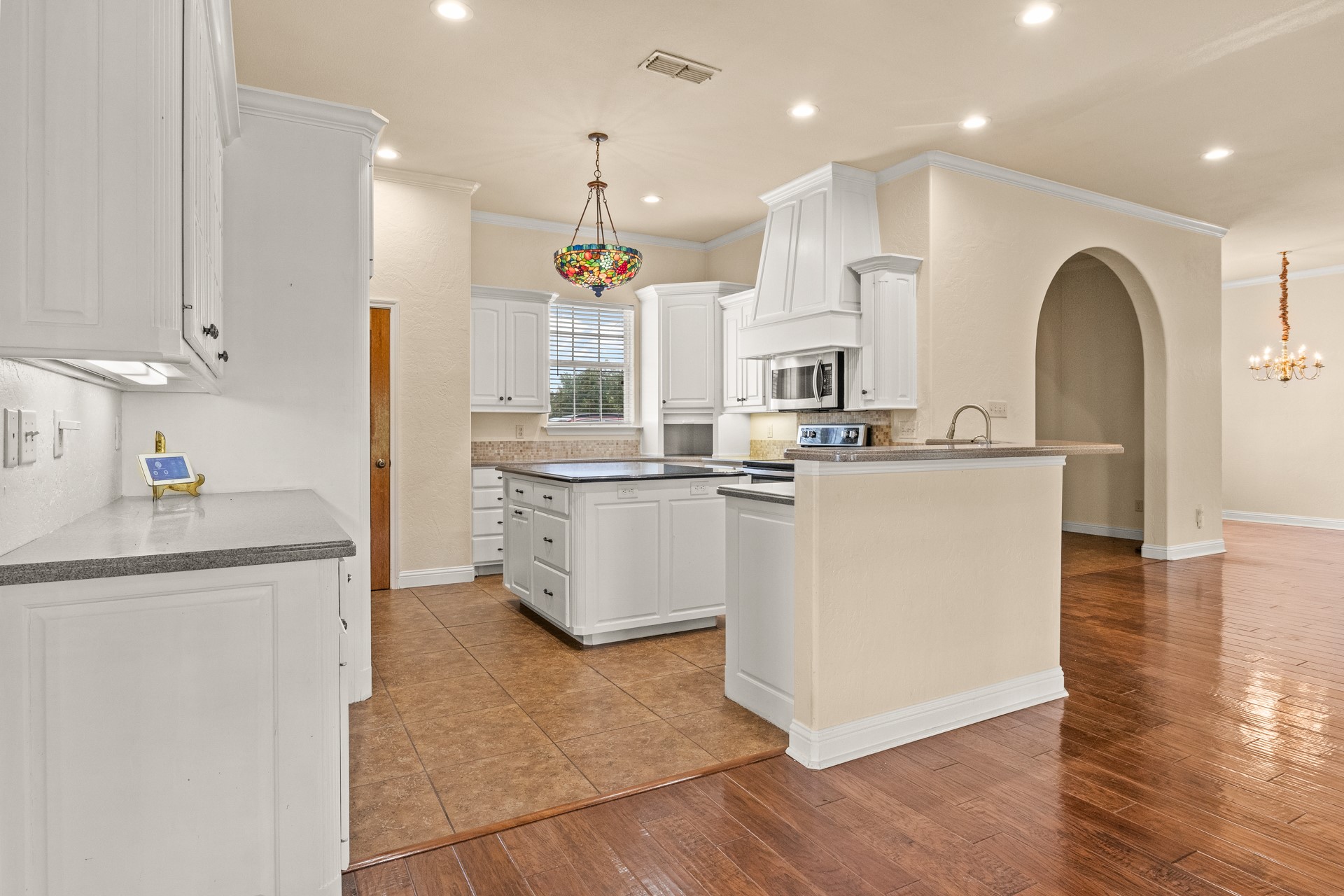 15 W Elmwood Drive