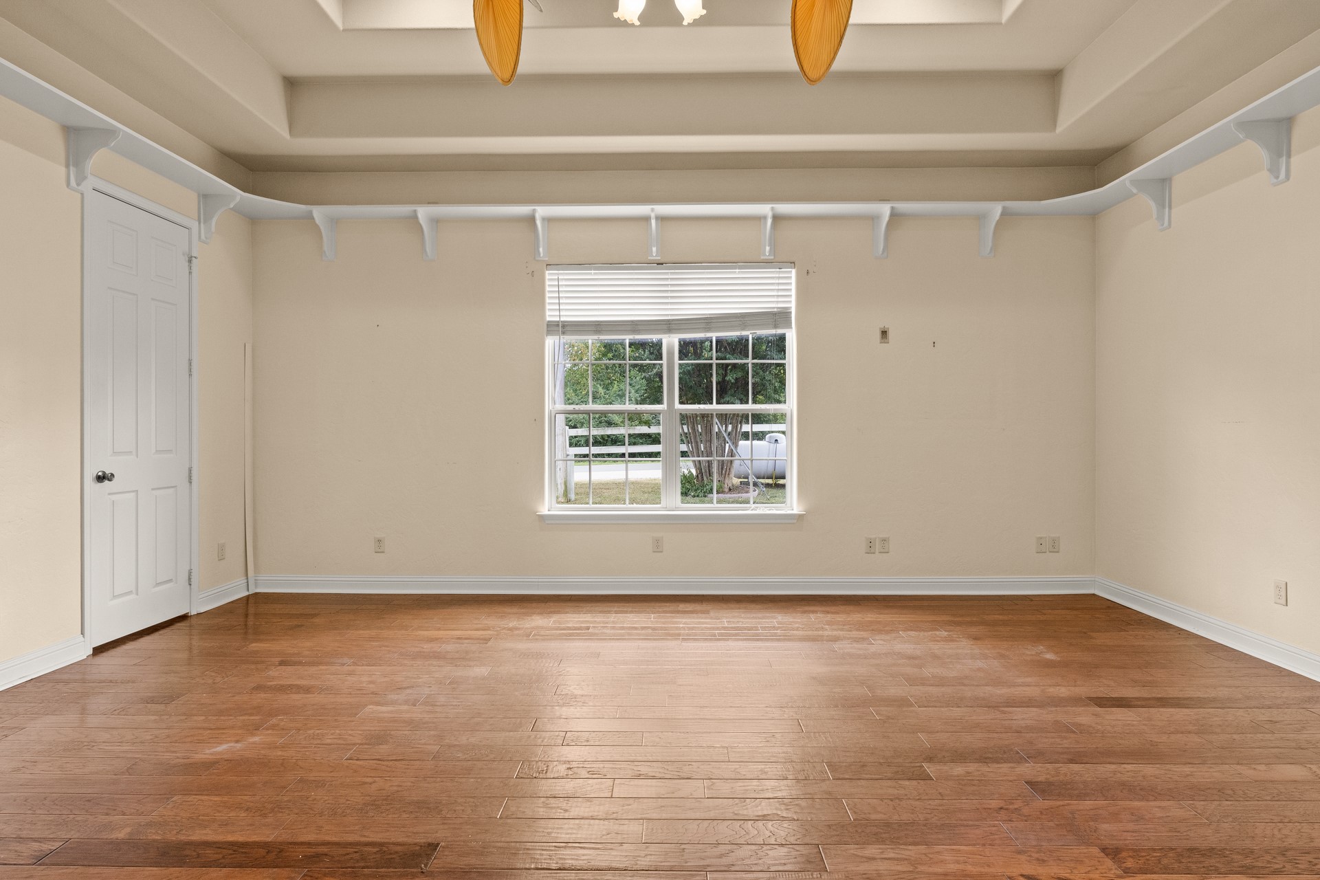 15 W Elmwood Drive