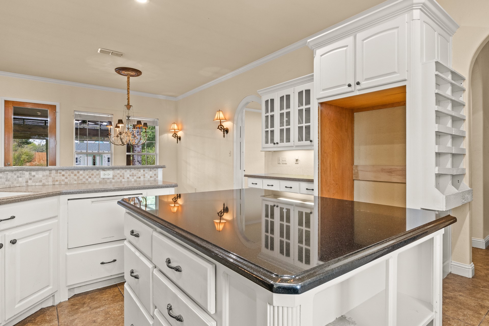 15 W Elmwood Drive