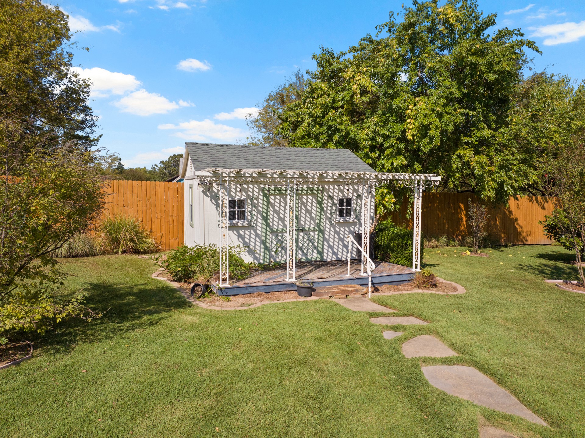 15 W Elmwood Drive