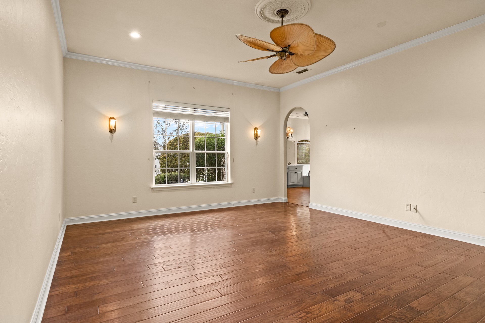 15 W Elmwood Drive