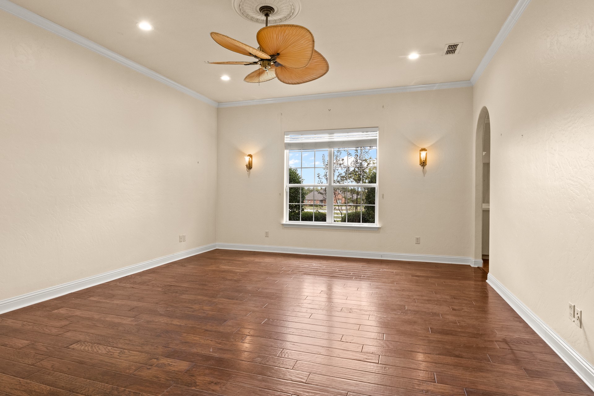 15 W Elmwood Drive