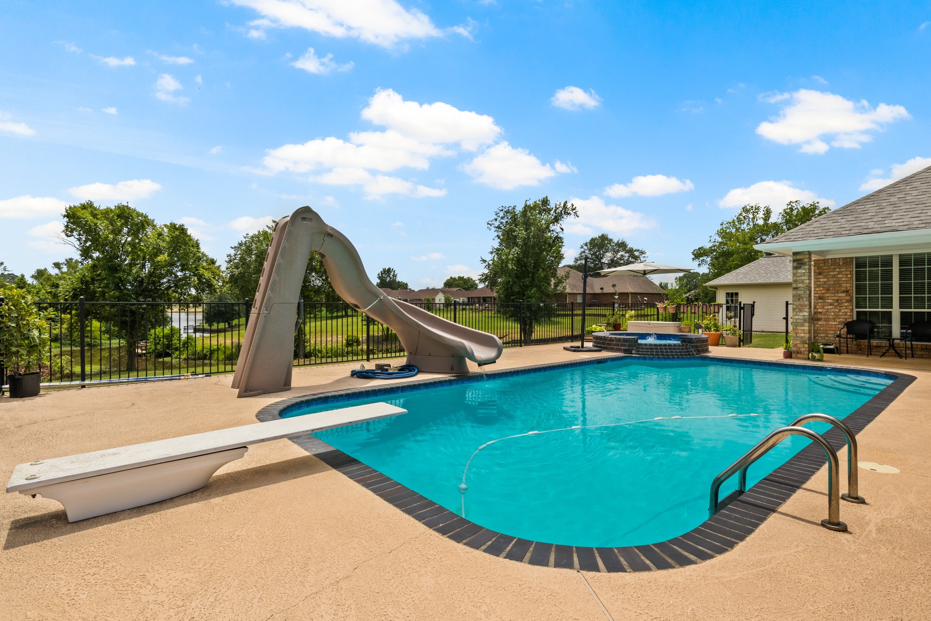 100 County Road 1132