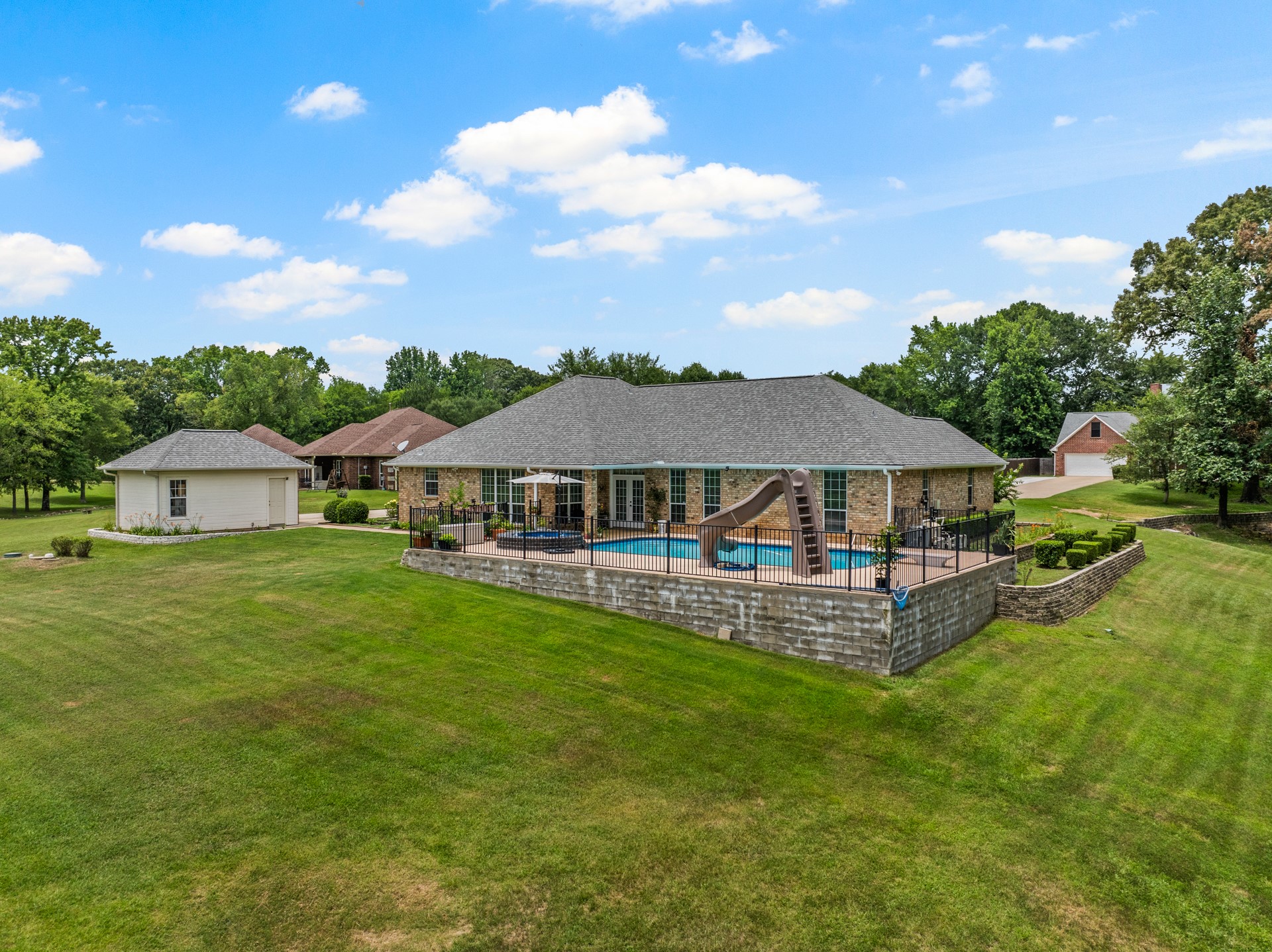 100 County Road 1132