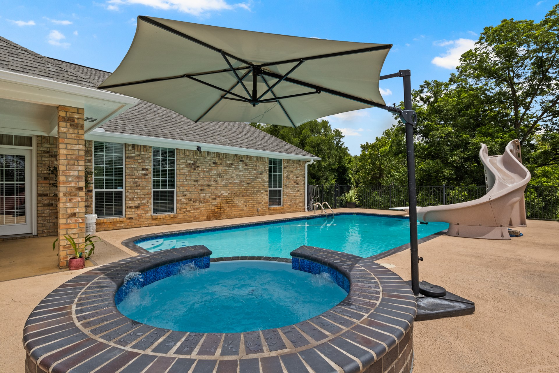 100 County Road 1132