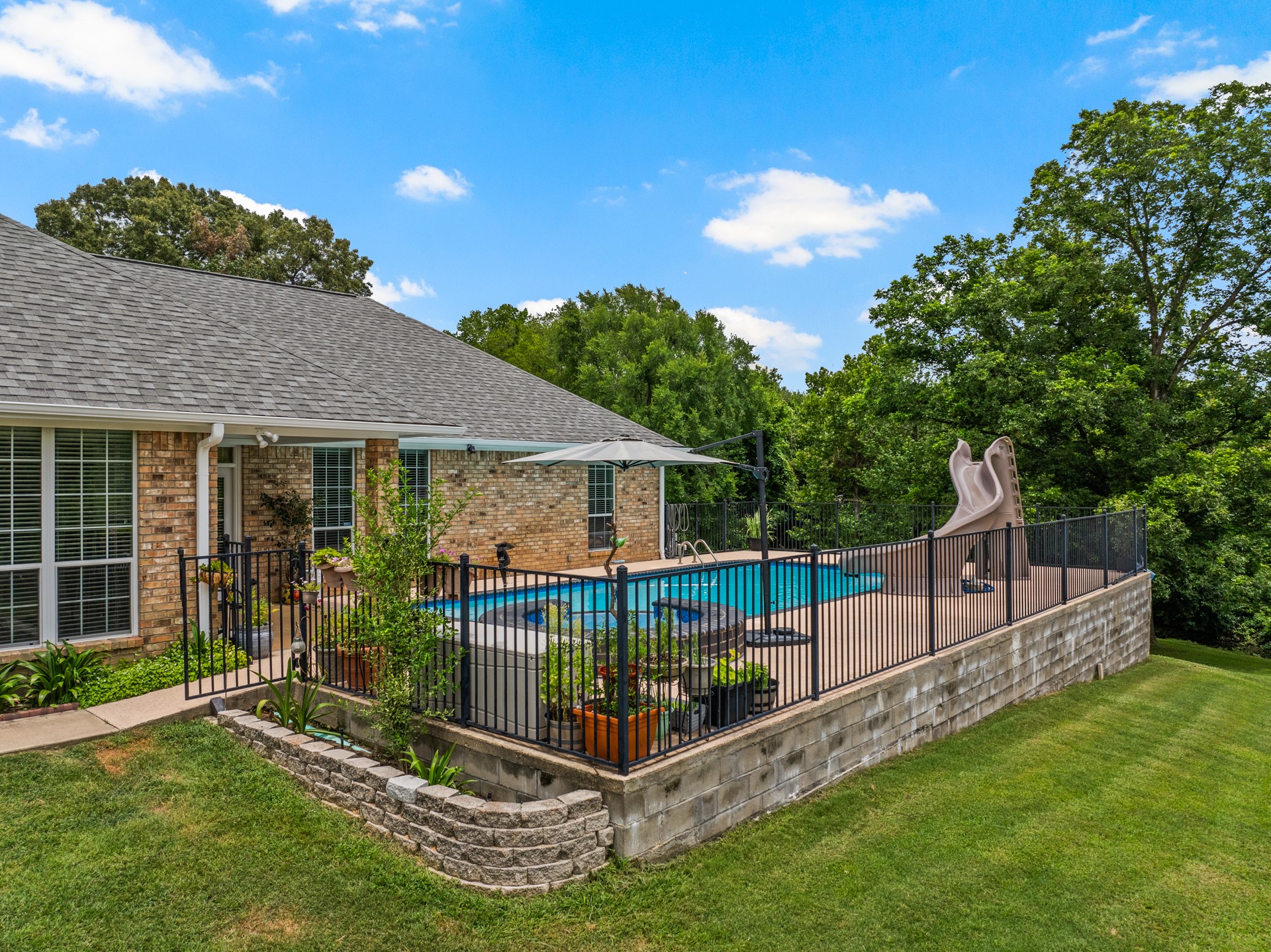 100 County Road 1132
