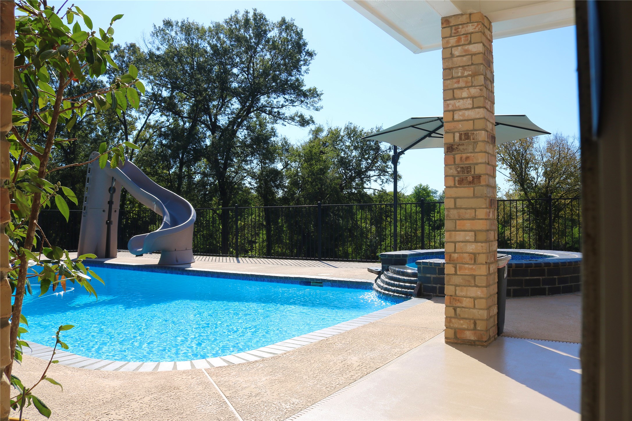 100 County Road 1132