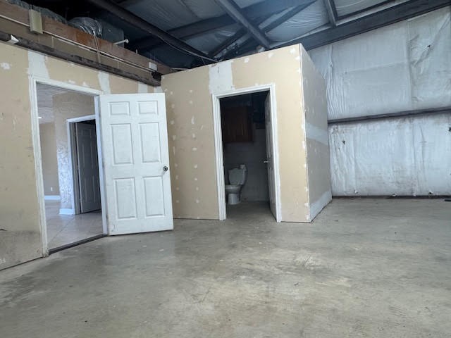 9108 N US Hwy 271