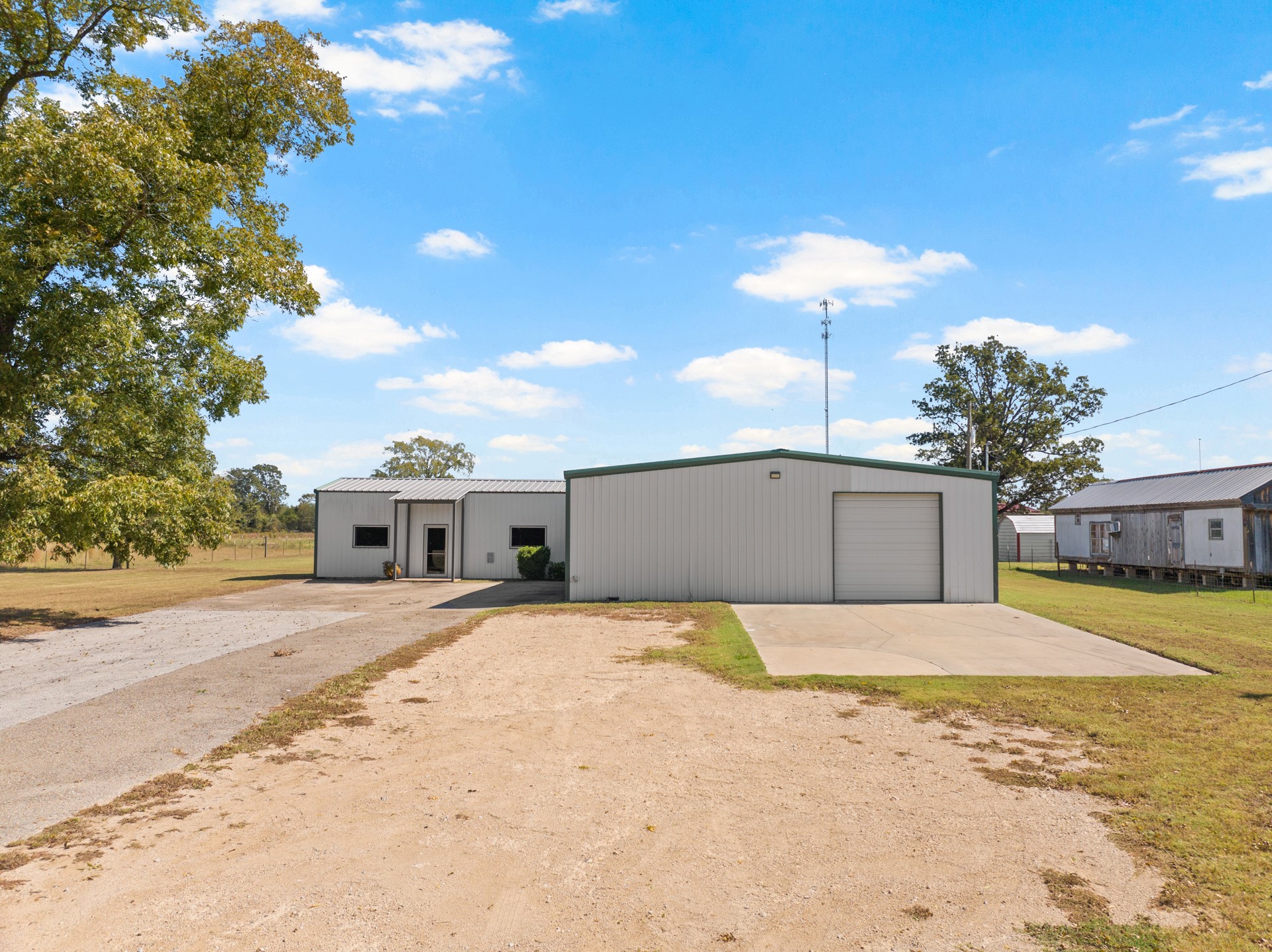 9108 N US Hwy 271