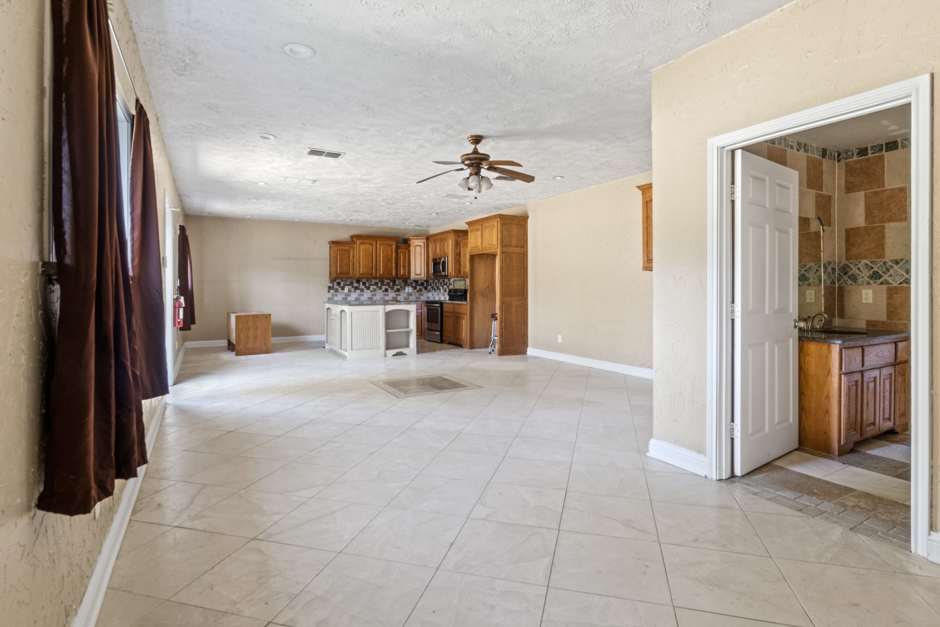 9108 N US Hwy 271