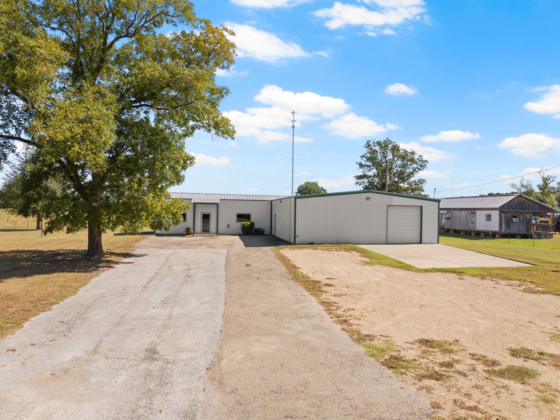 9108 N US Hwy 271