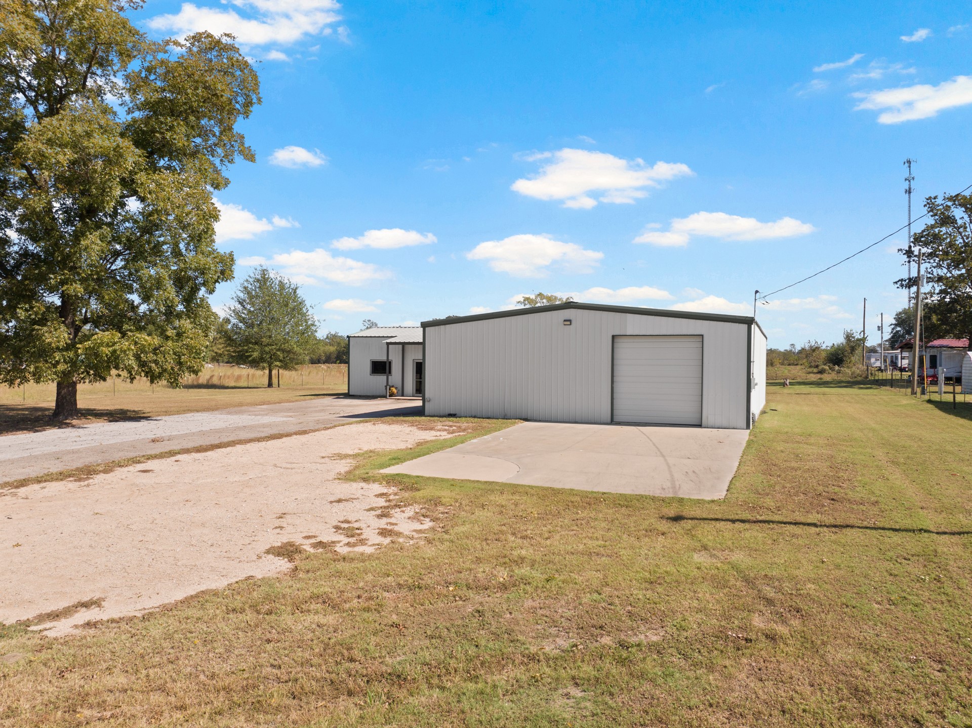 9108 N US Hwy 271
