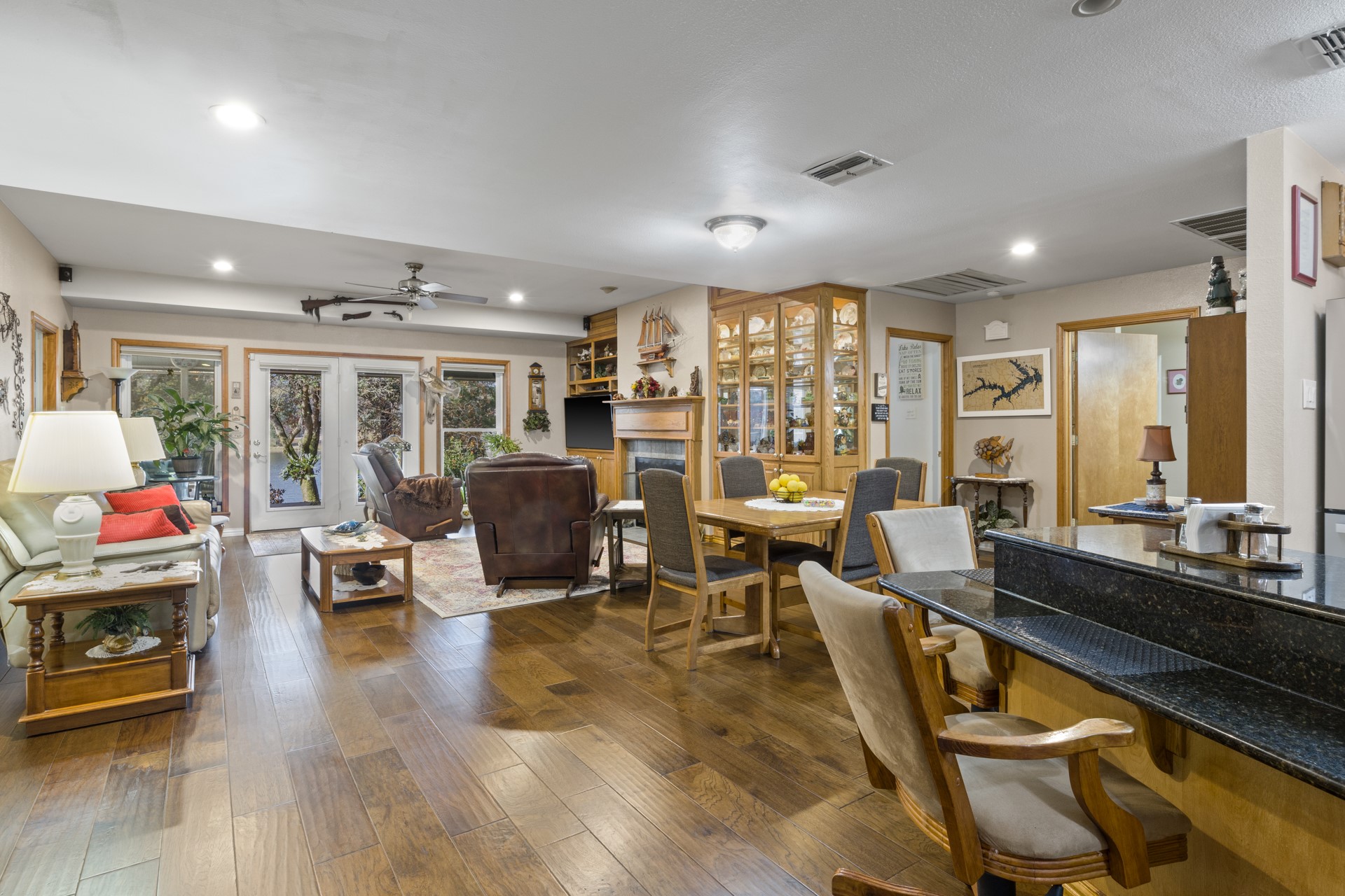 190 County Road 2452