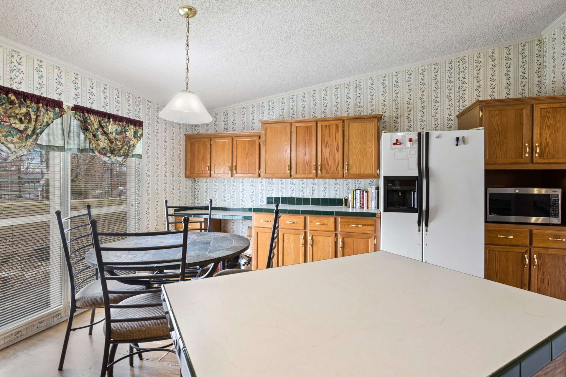 418 Broken Bow