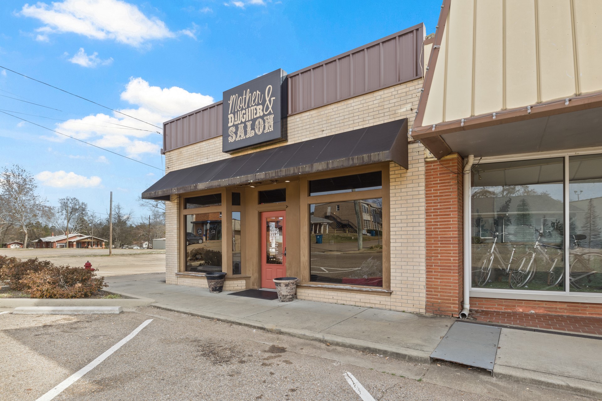 112 N Lamar Street