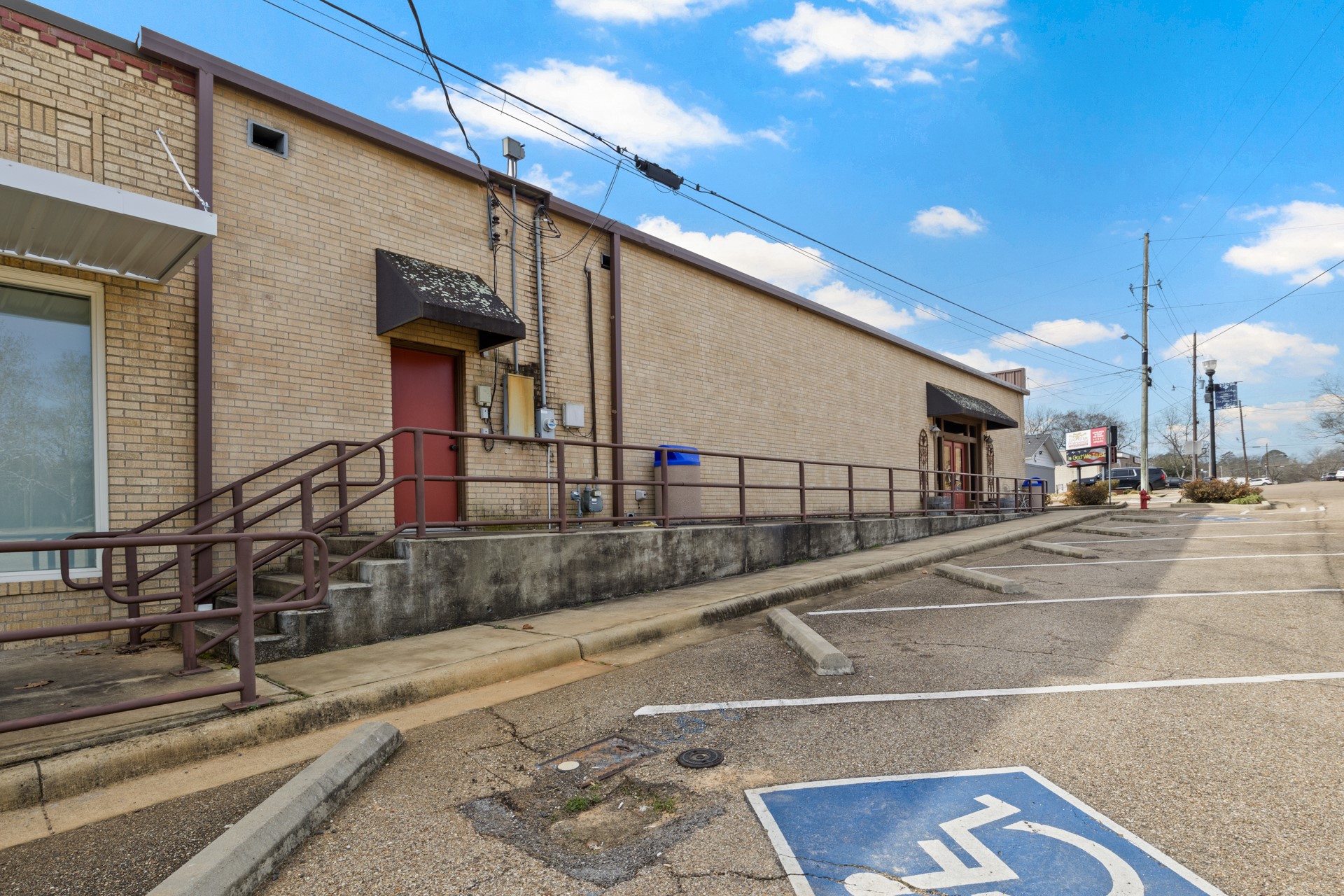 112 N Lamar Street