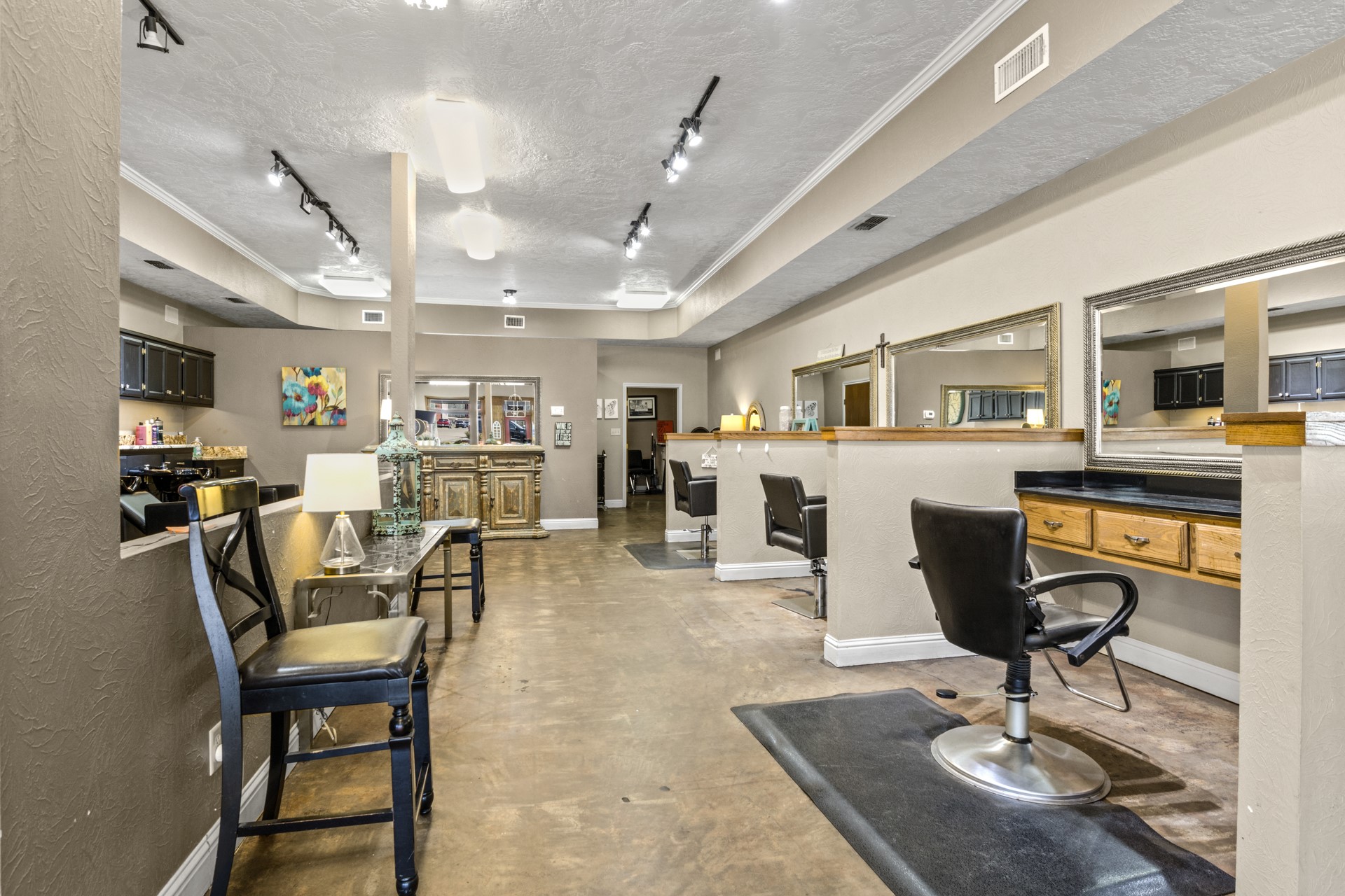 112 N Lamar Street