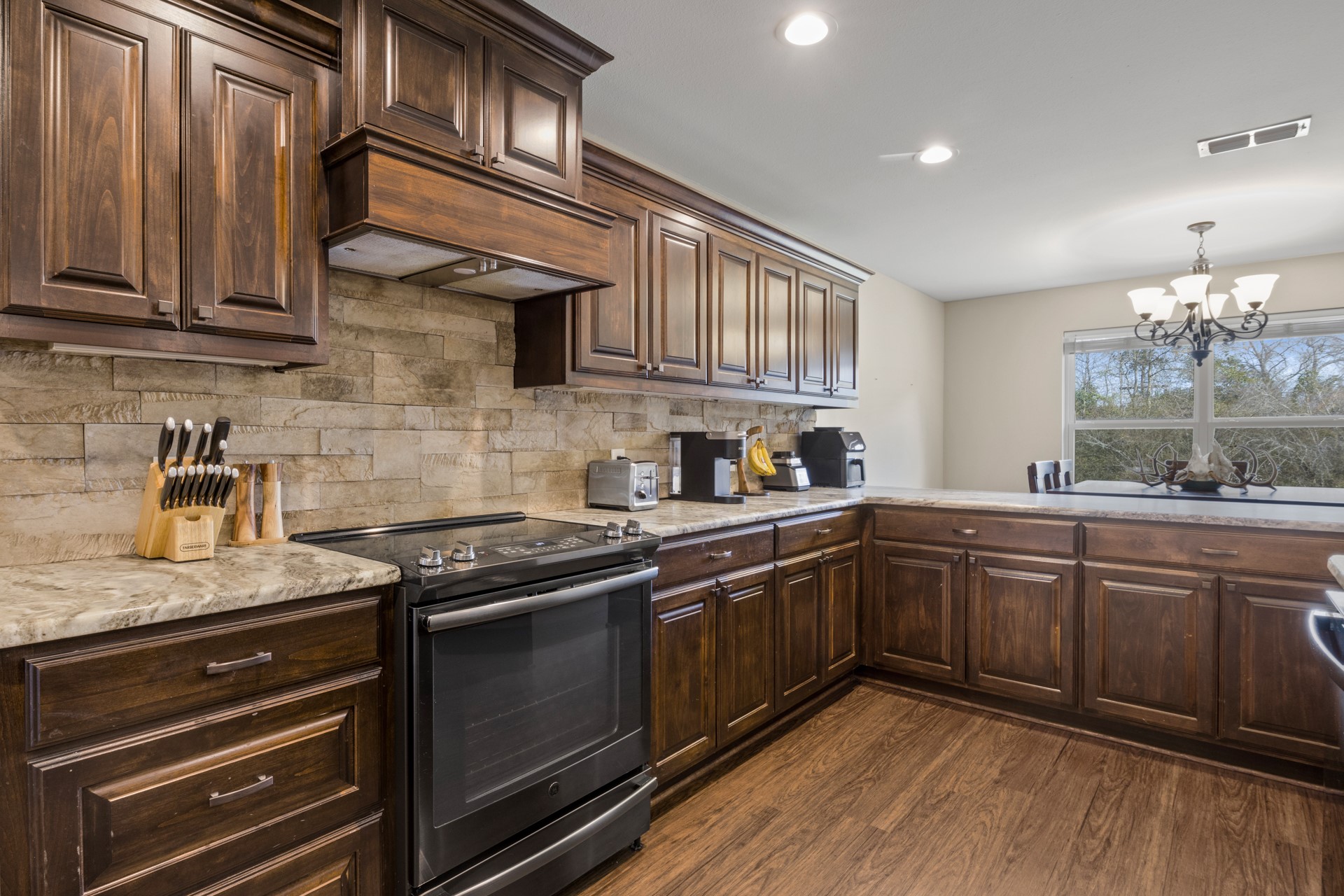 691 COUNTY ROAD 1464