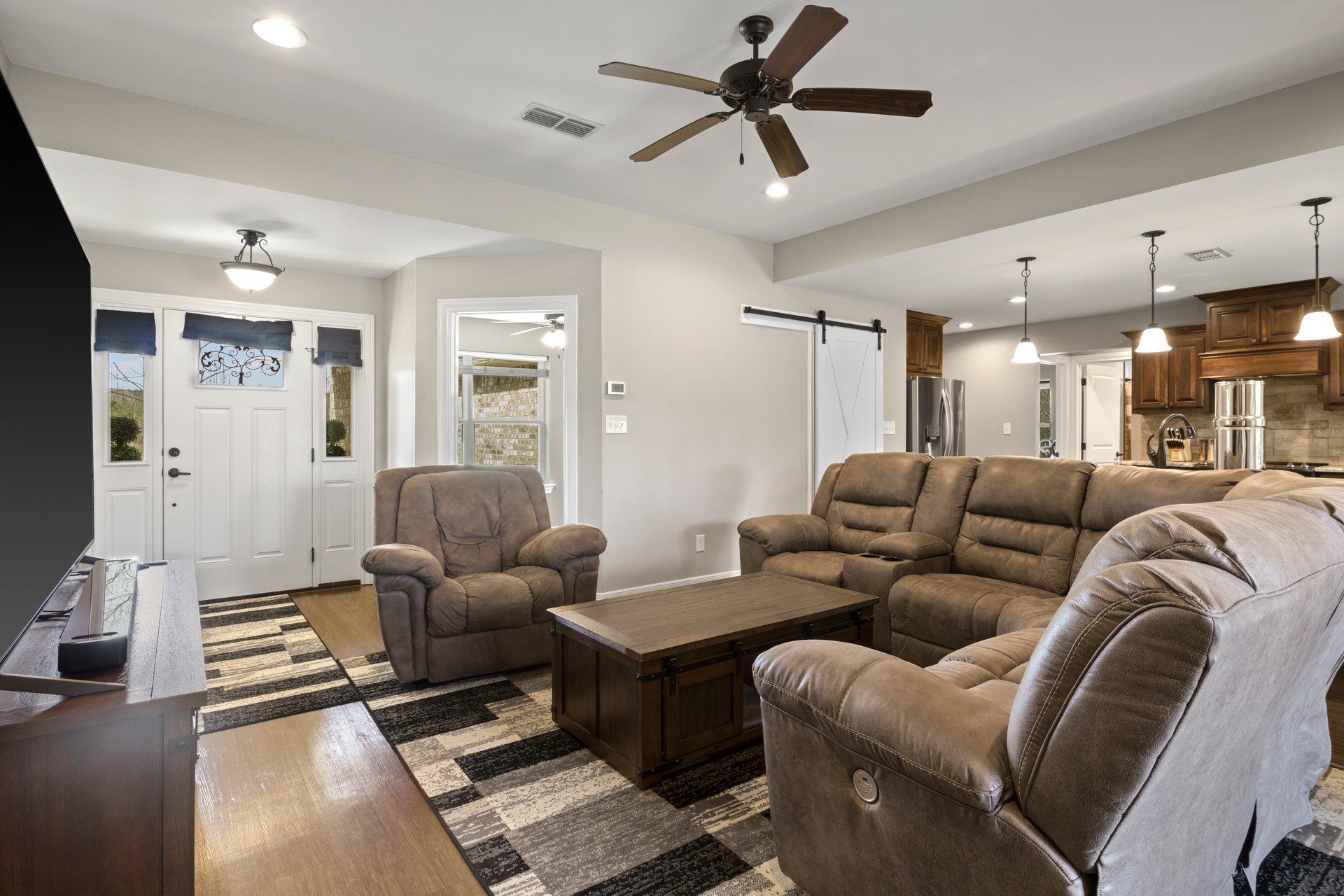 691 COUNTY ROAD 1464