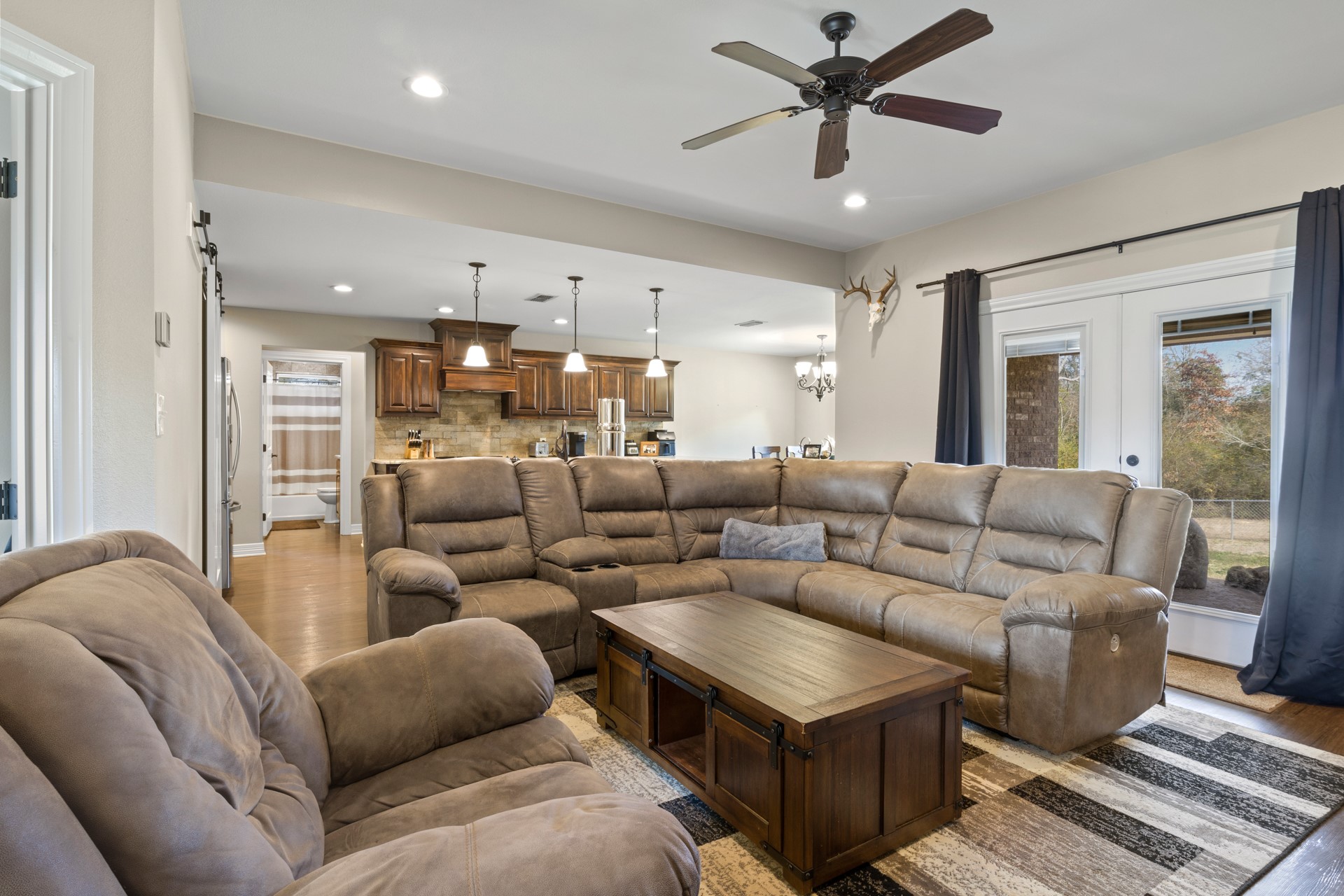 691 COUNTY ROAD 1464