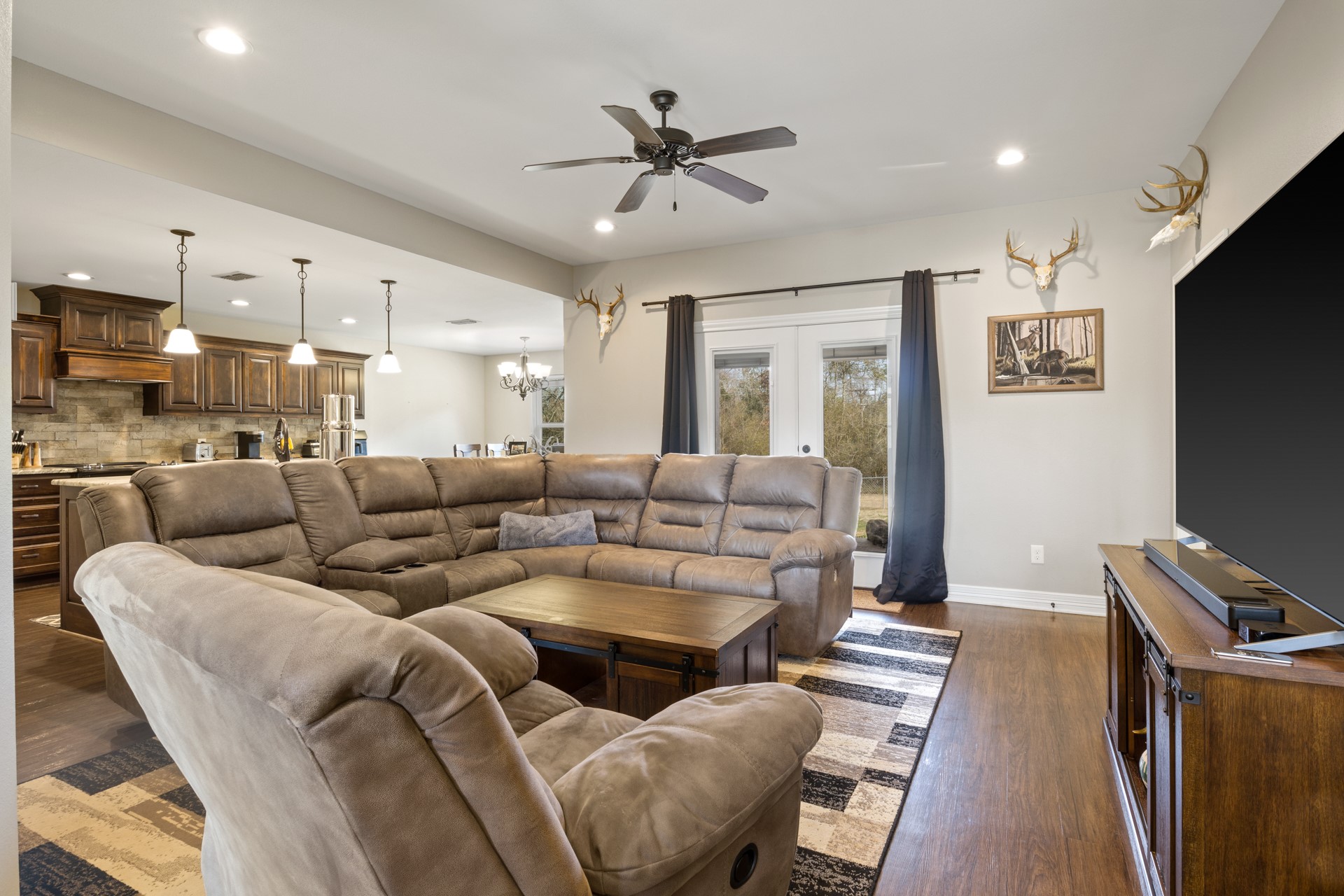 691 COUNTY ROAD 1464