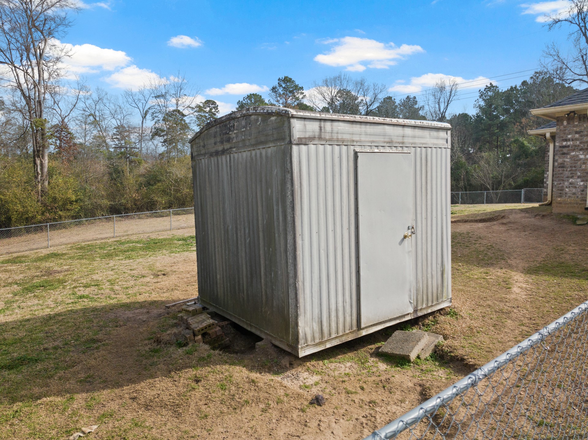 691 COUNTY ROAD 1464