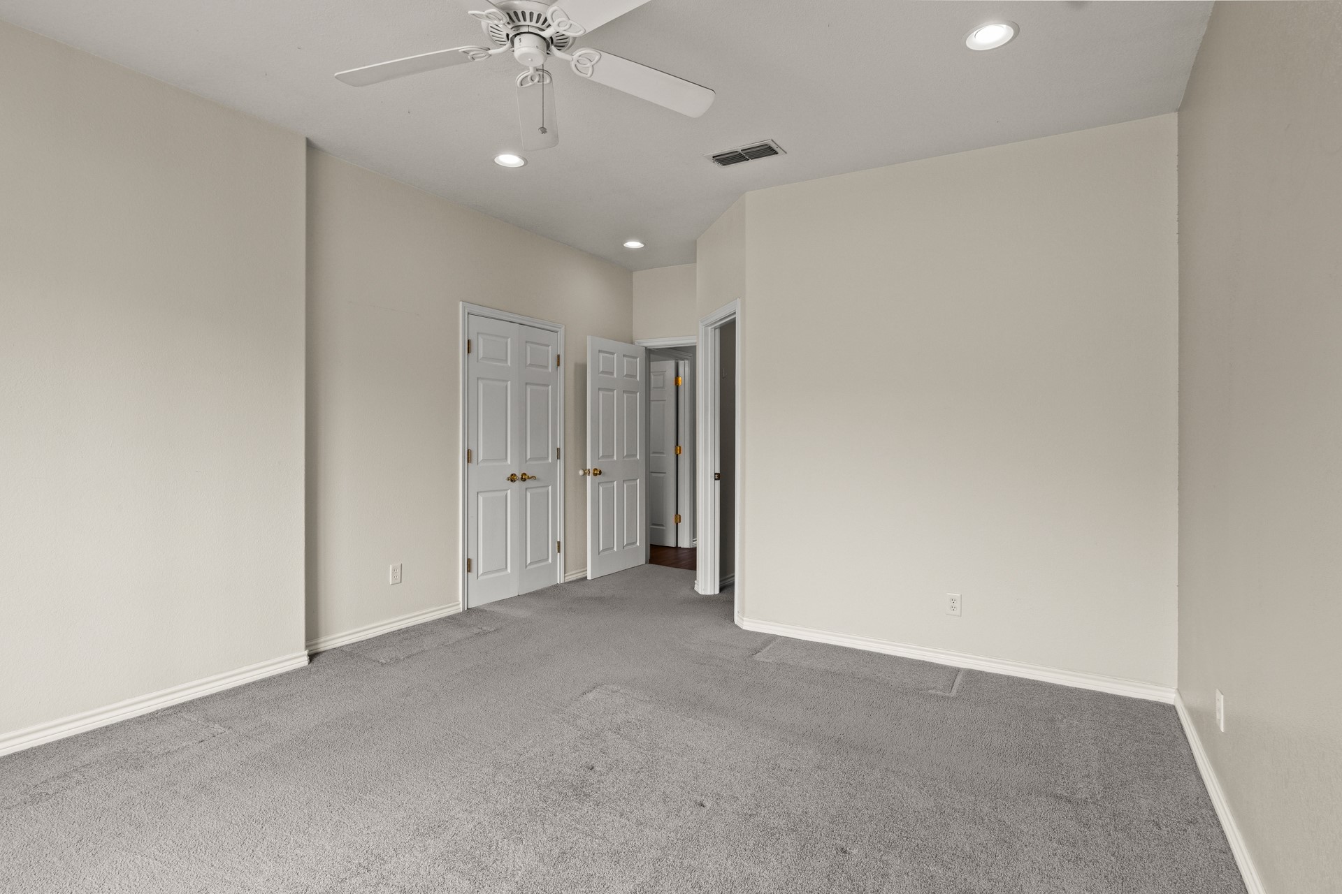 102 Dogwood Circle