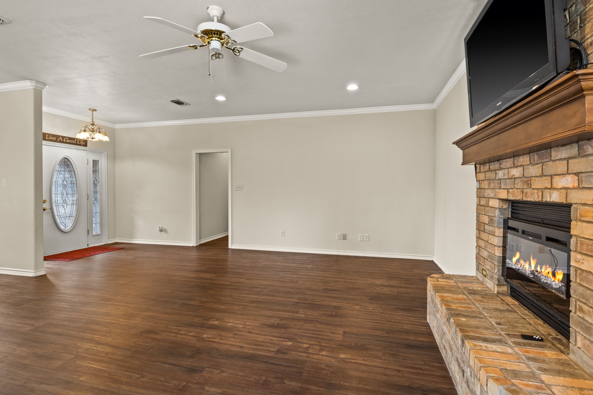 102 Dogwood Circle