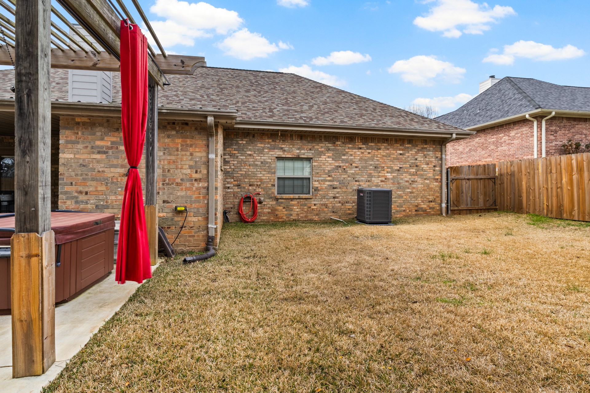 102 Dogwood Circle