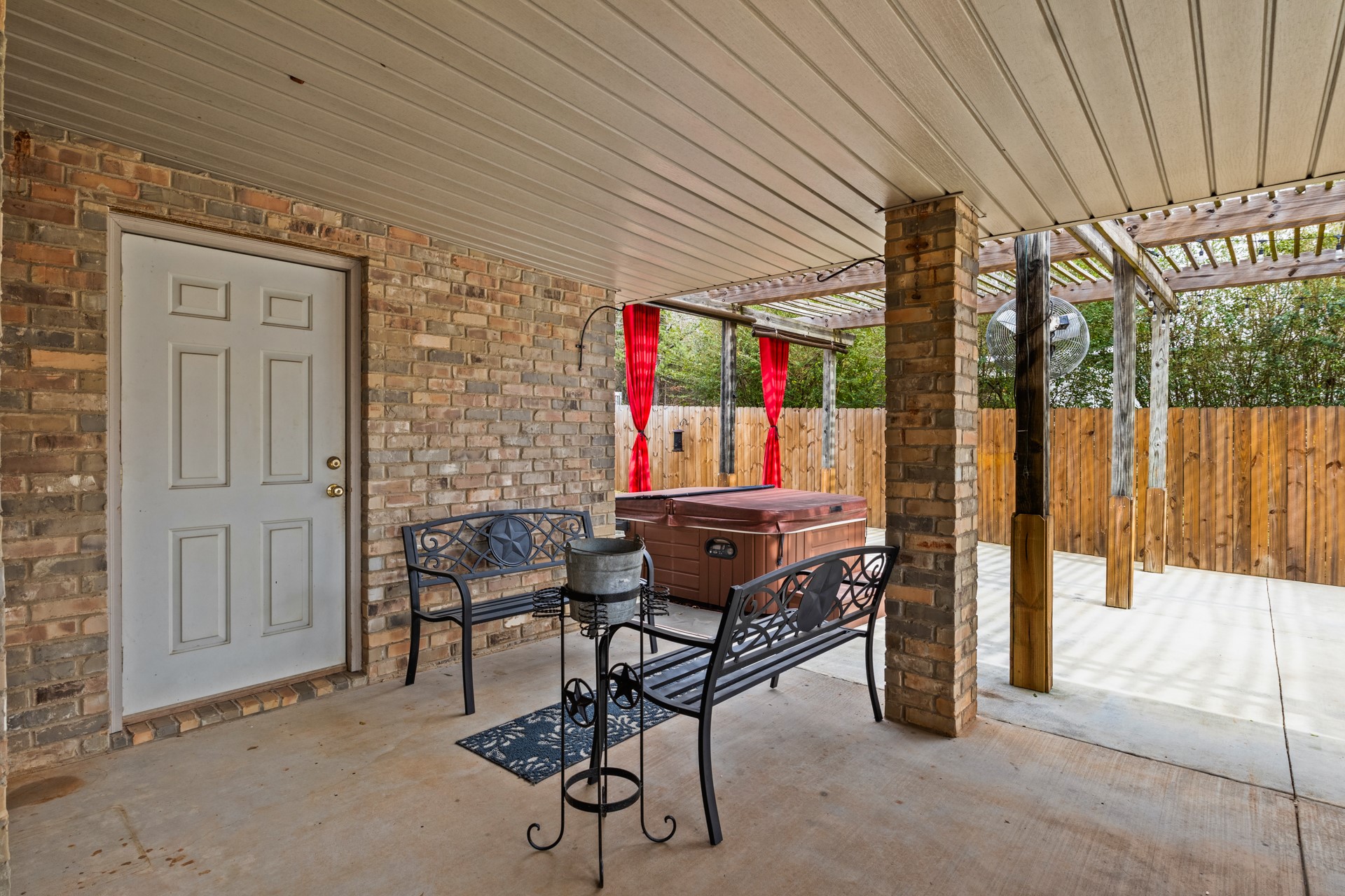 102 Dogwood Circle