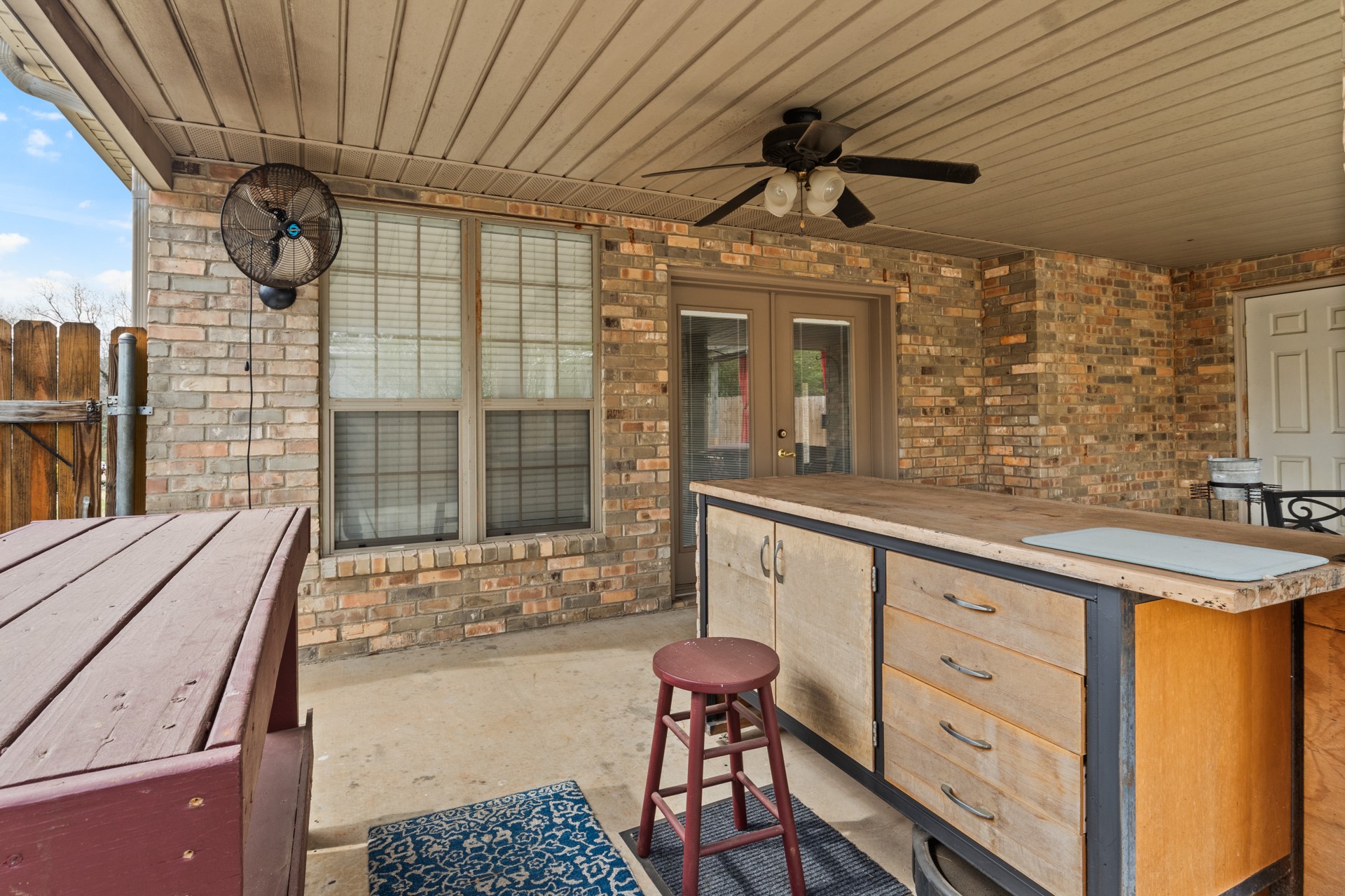 102 Dogwood Circle