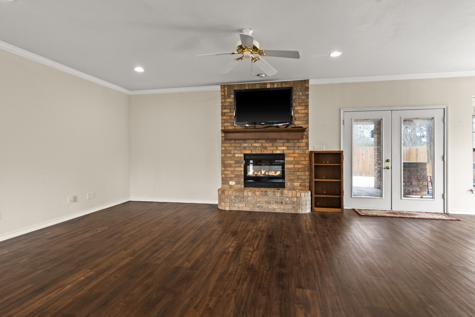 102 Dogwood Circle