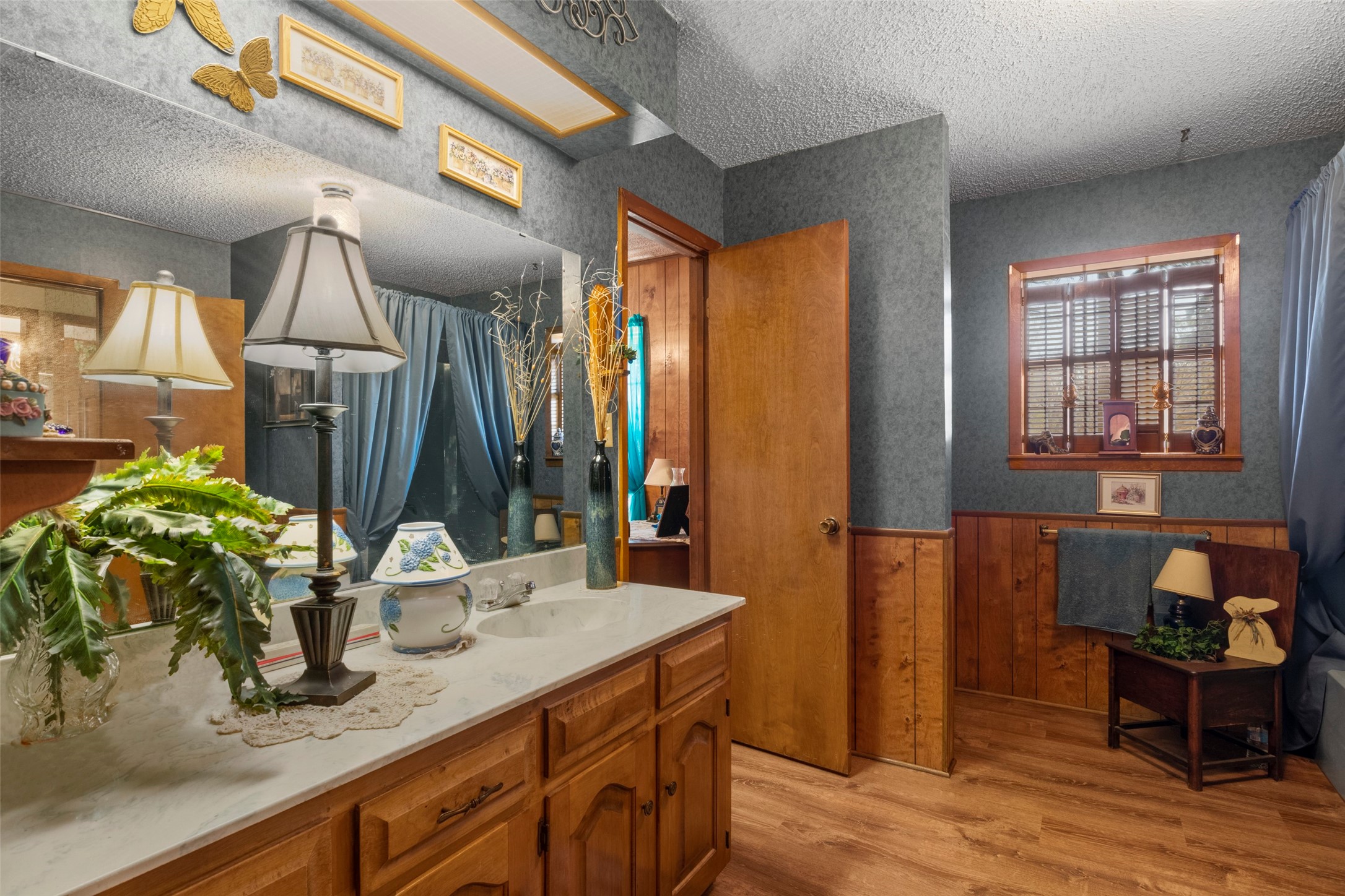 12869 US Highway 259 N