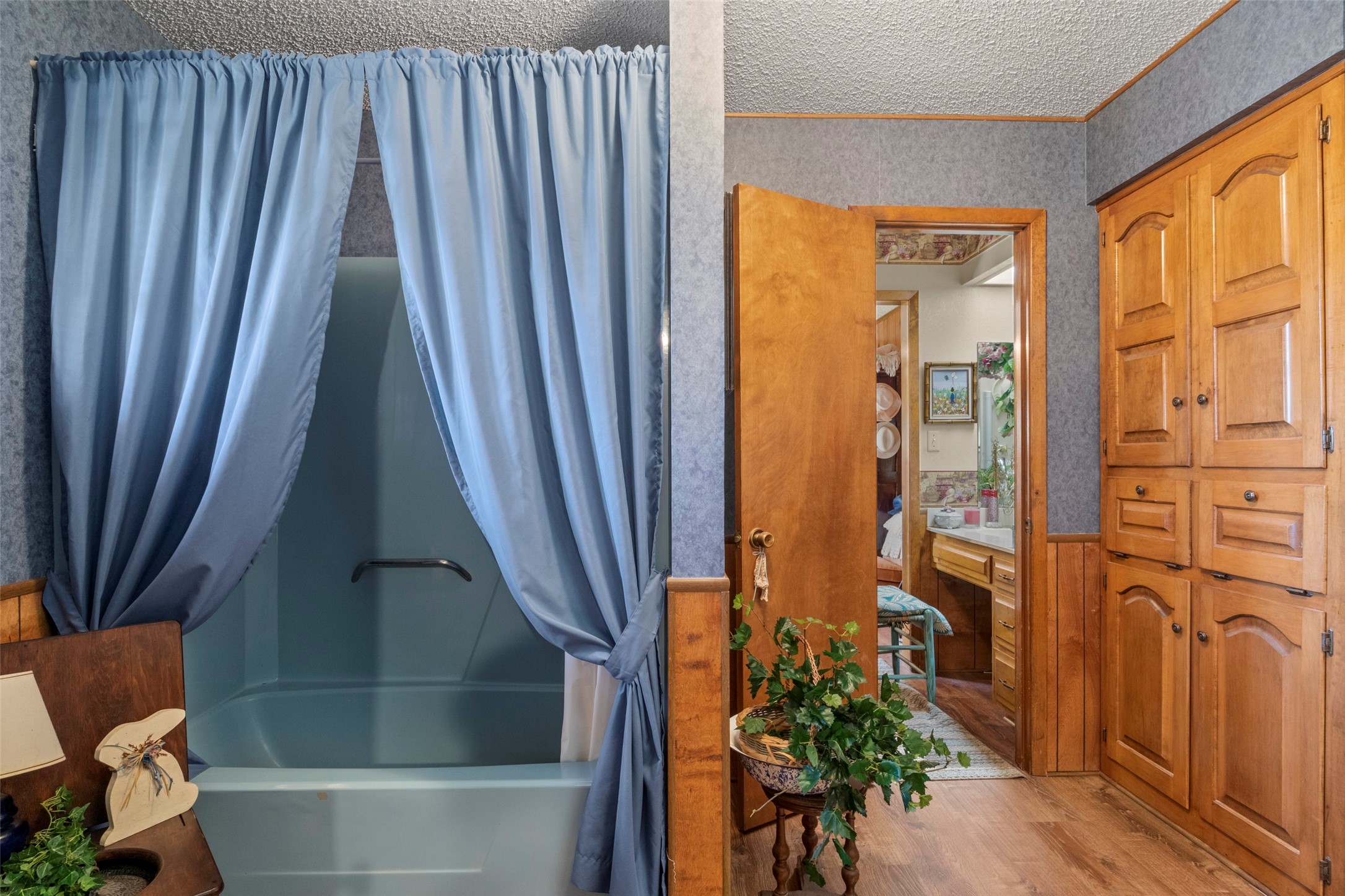 12869 US Highway 259 N