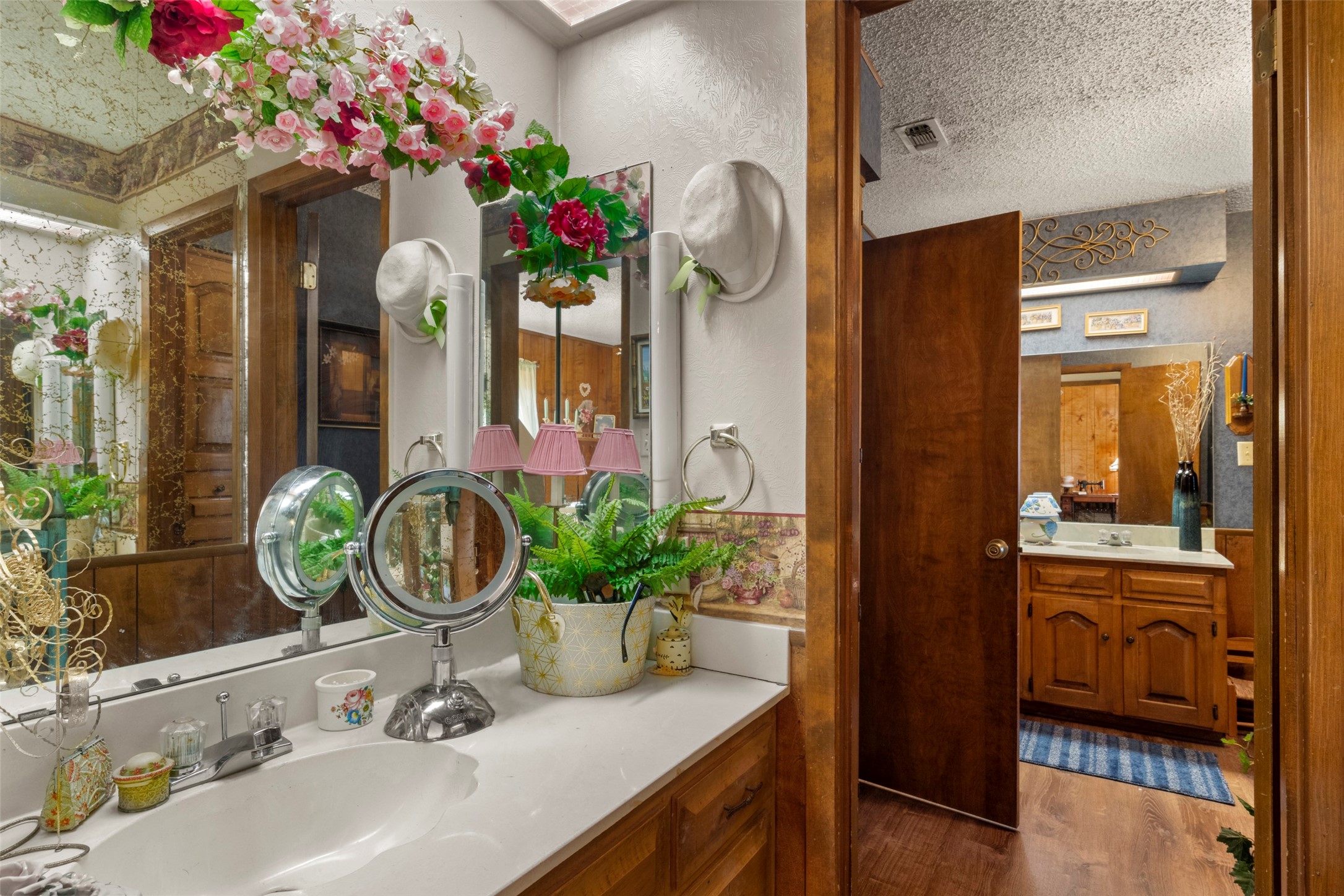 12869 US Highway 259 N