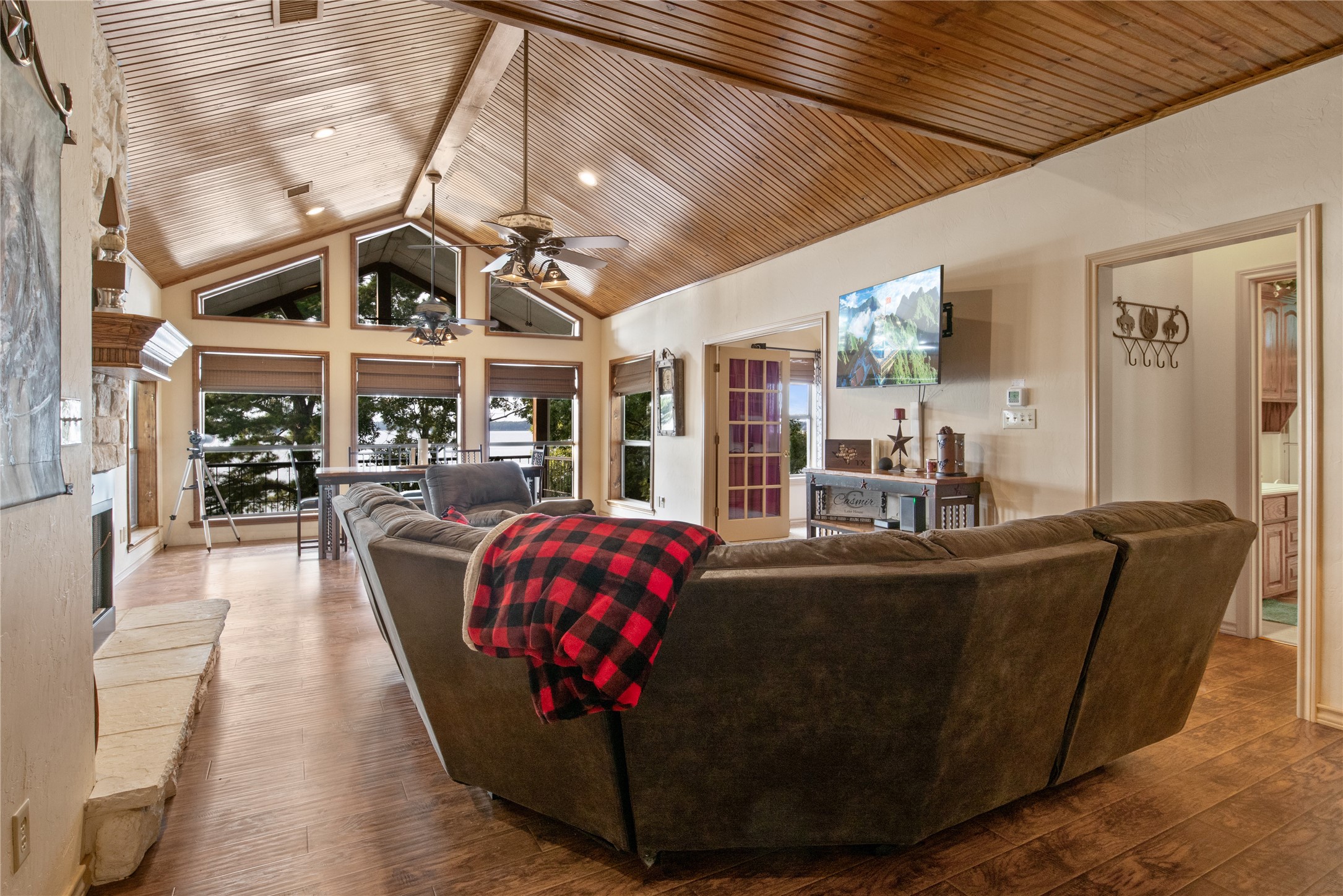 385 County Road 2610