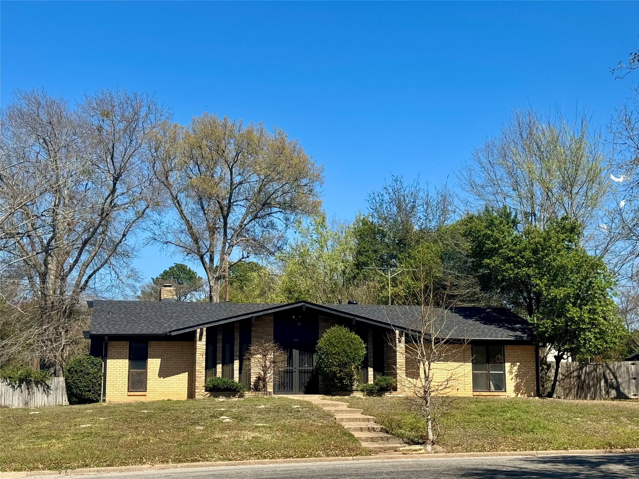 220 Guadalupe Drive
