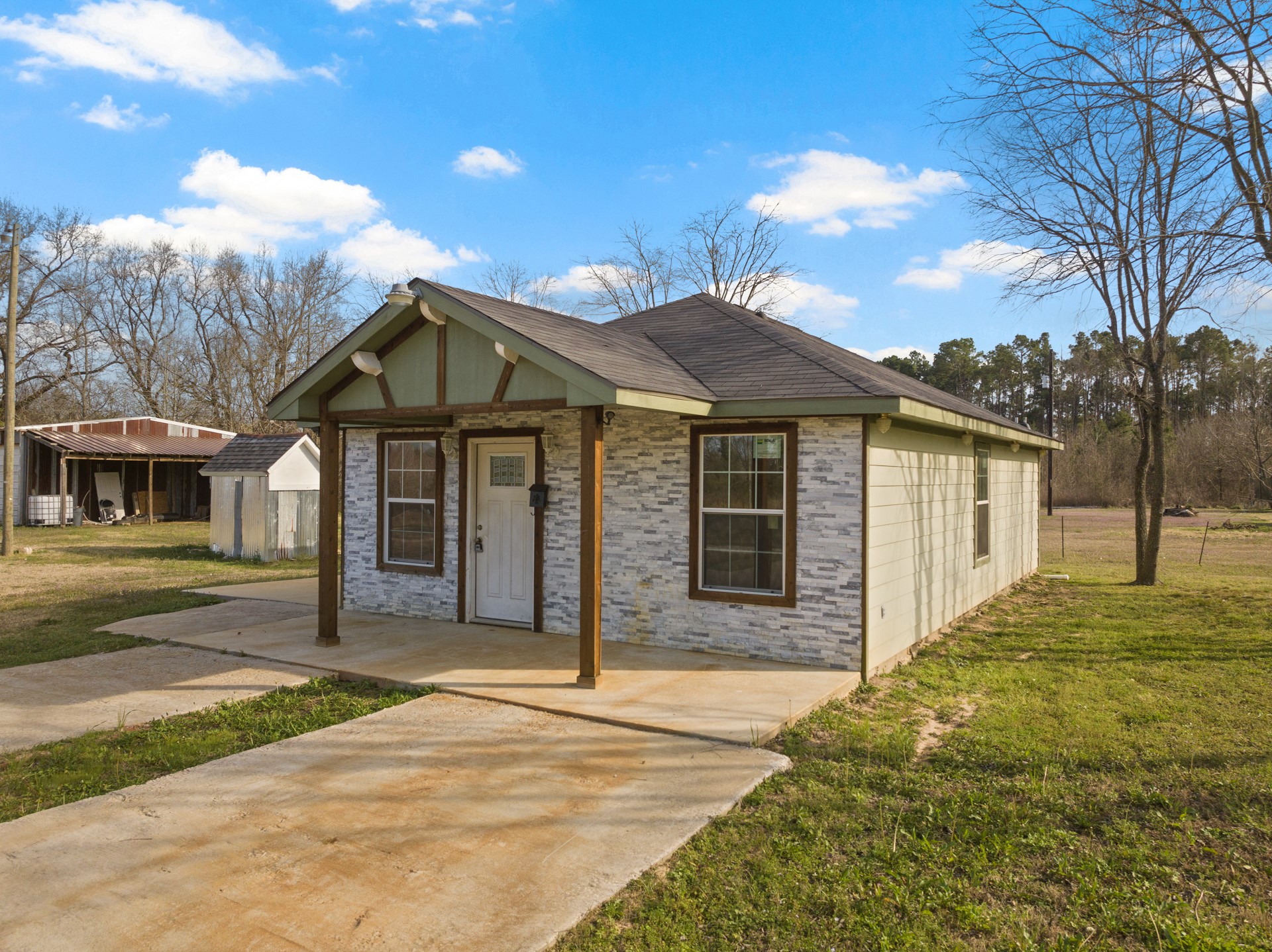 338 N County Road 3010
