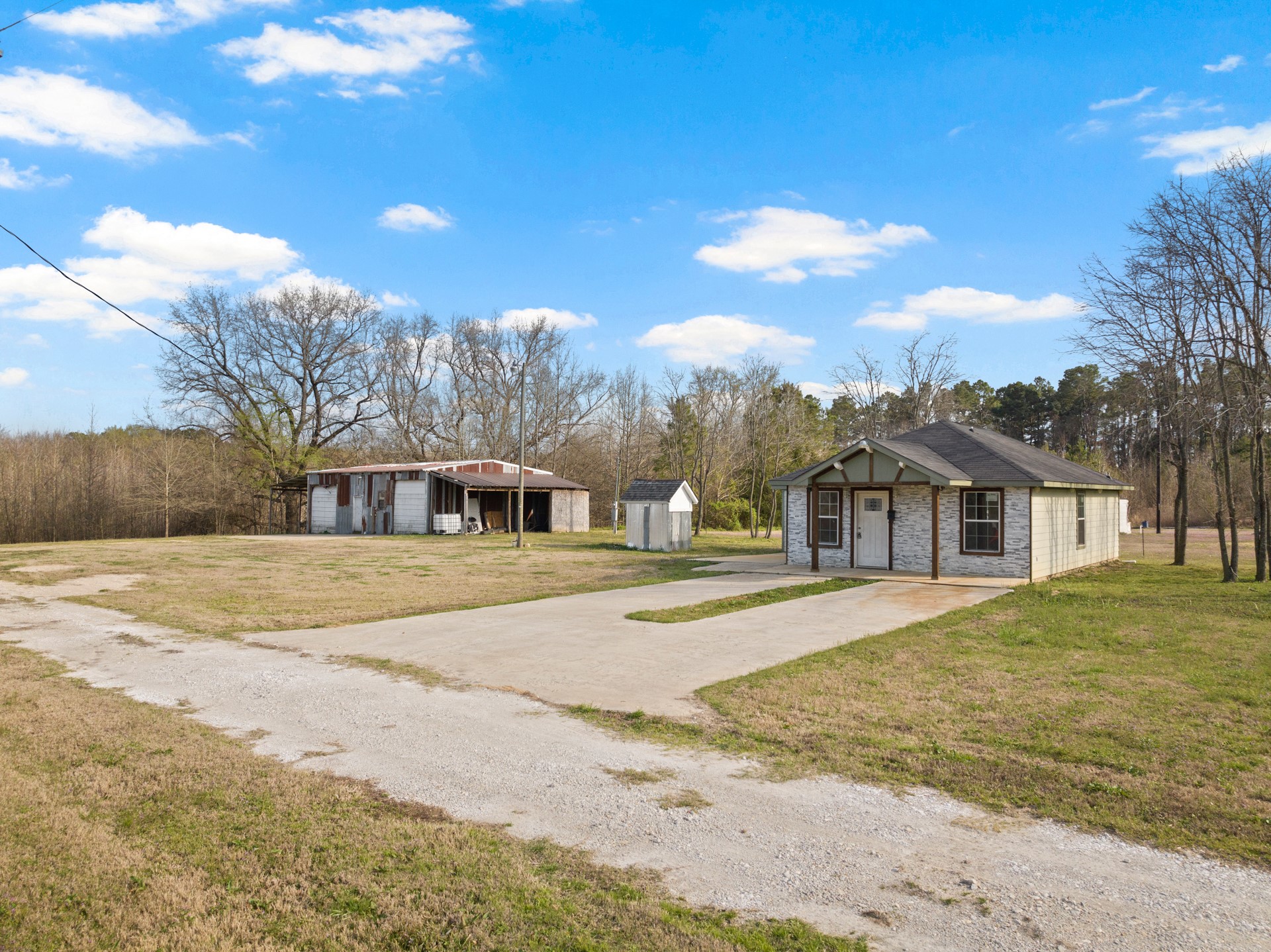 338 N County Road 3010