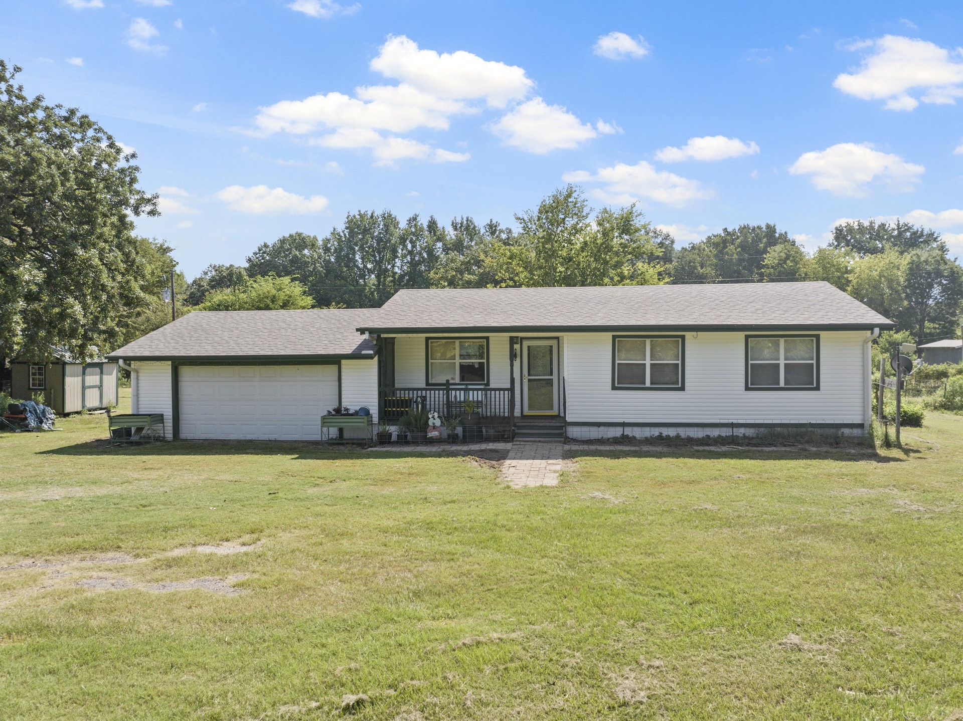 9280 NE County Road 2100