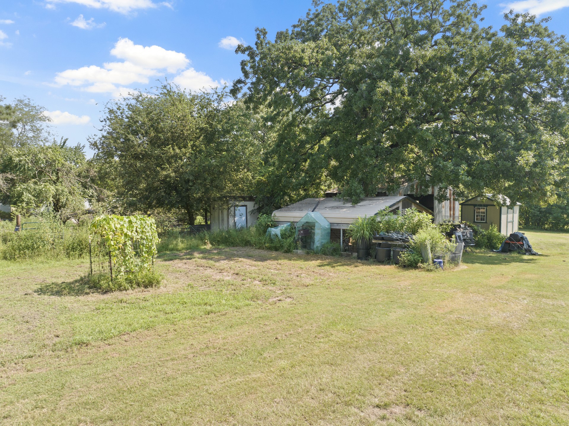 9280 NE County Road 2100