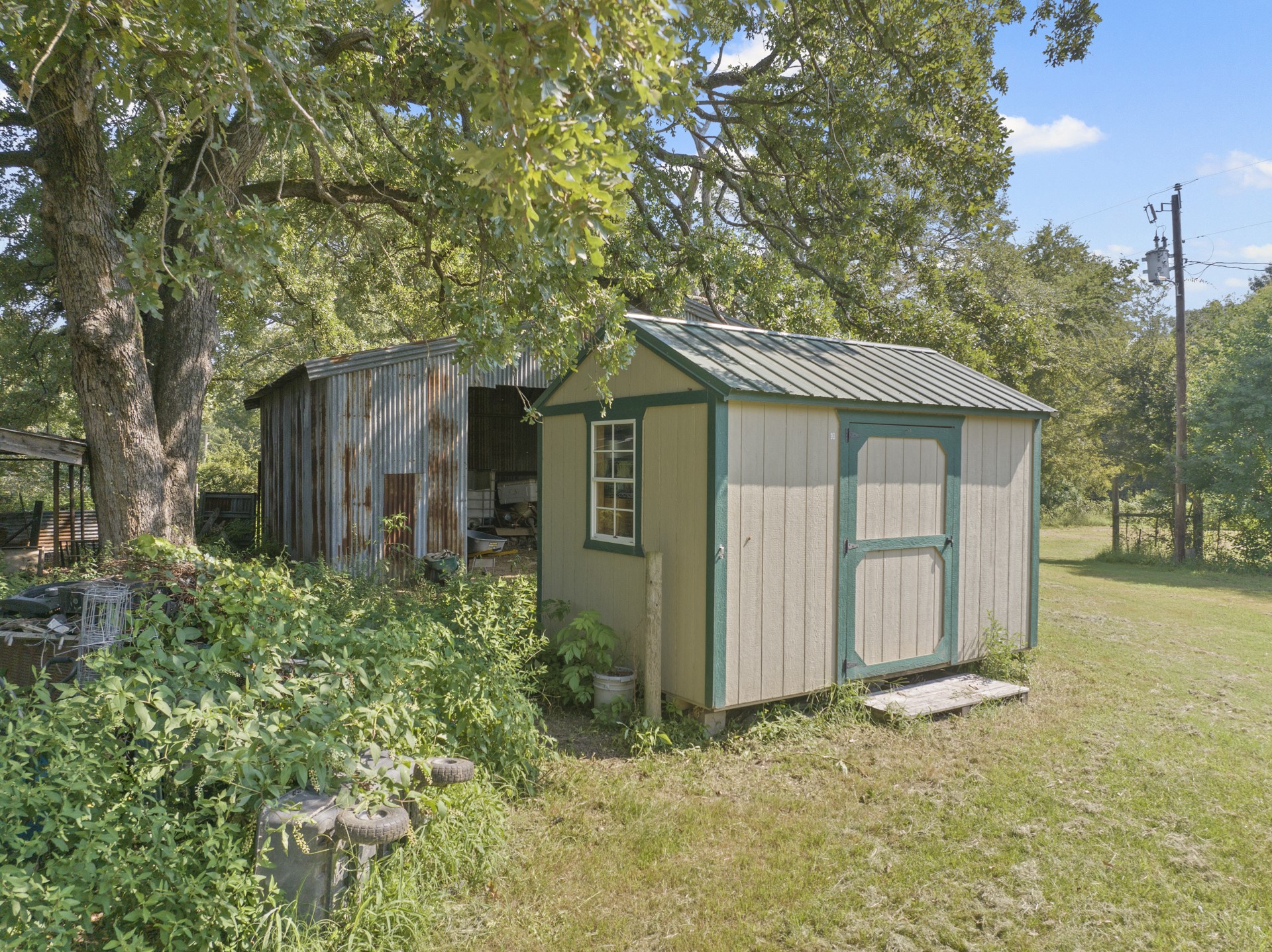 9280 NE County Road 2100