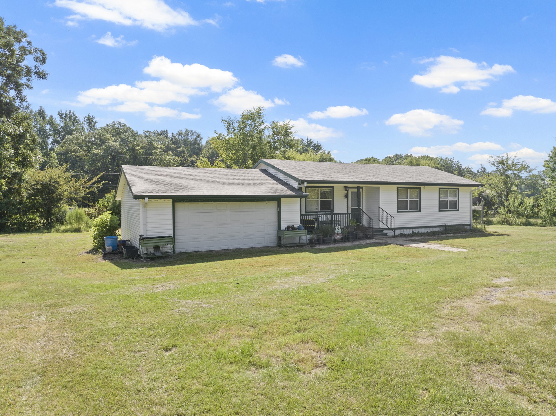 9280 NE County Road 2100