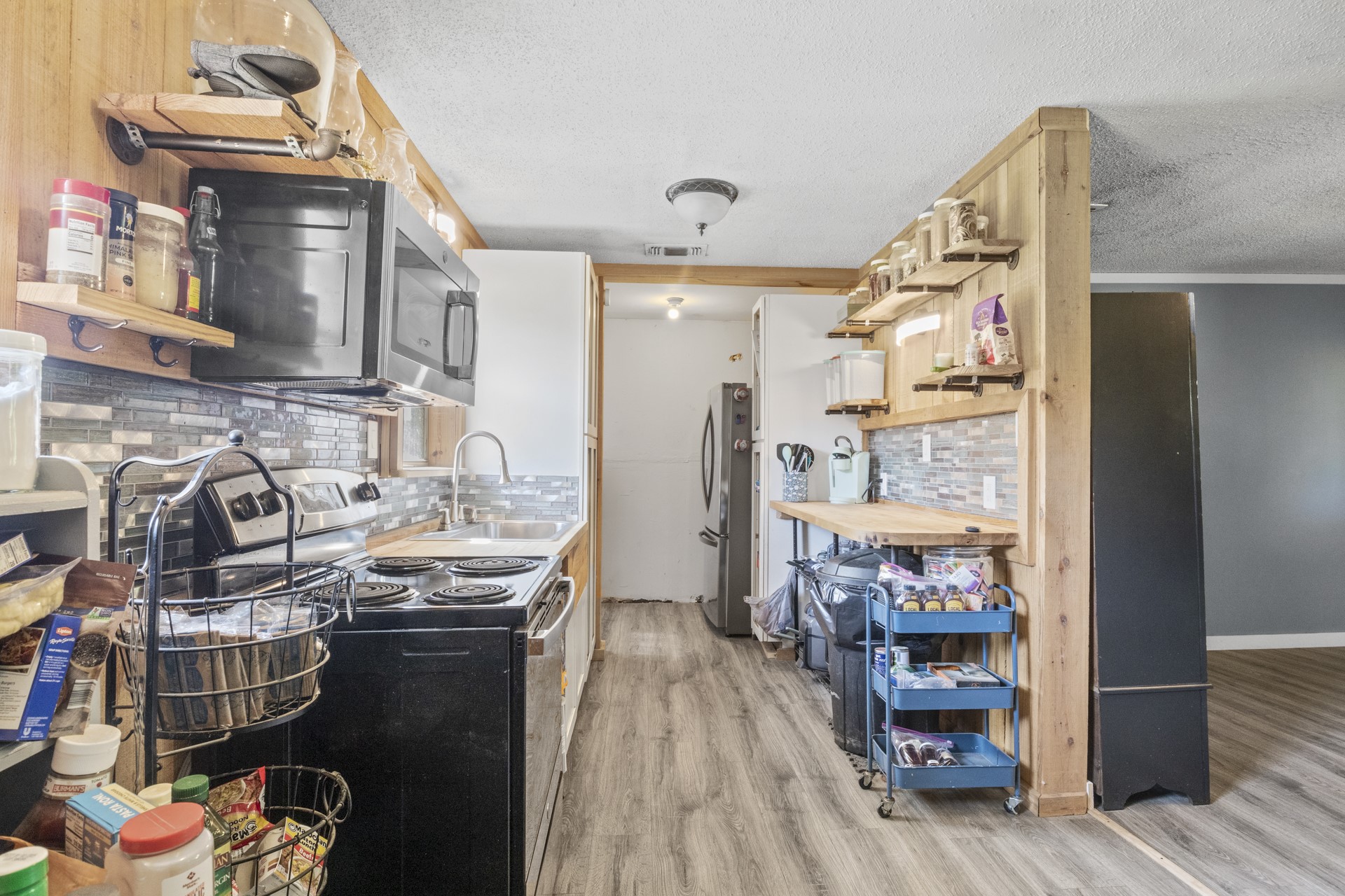 9280 NE County Road 2100